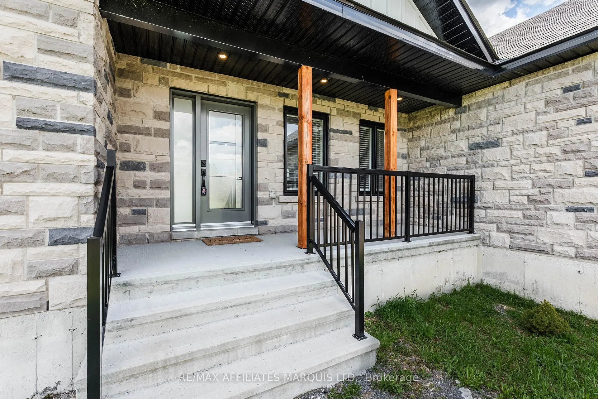 Photo 4 of 6836 James Crescent, South Glengarry, South Glengarry (Charlottenburgh) Twp — HOMEH