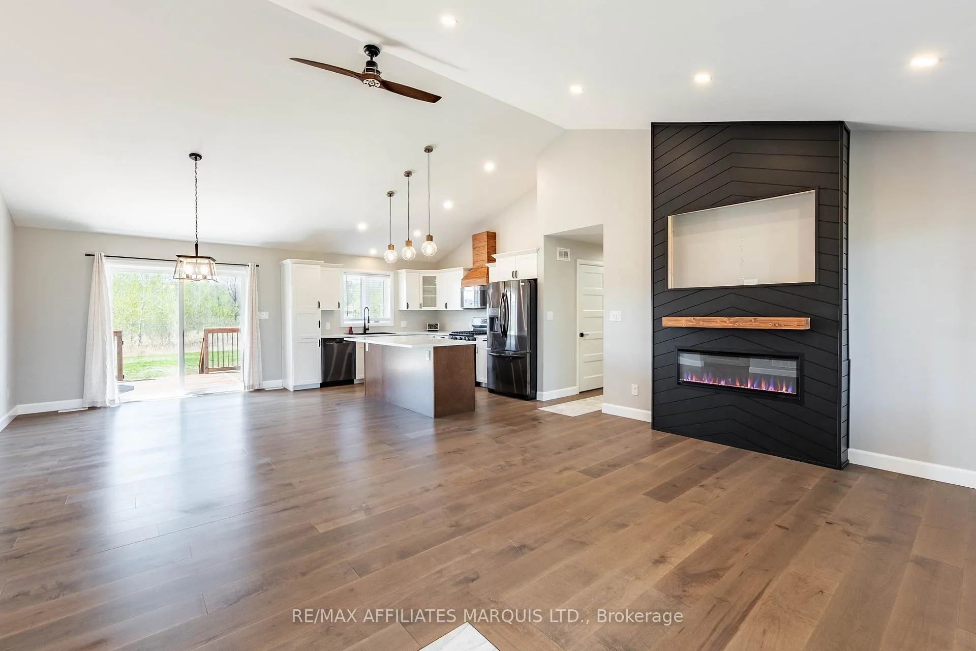 Photo 8 of 6836 James Crescent, South Glengarry, South Glengarry (Charlottenburgh) Twp — HOMEH