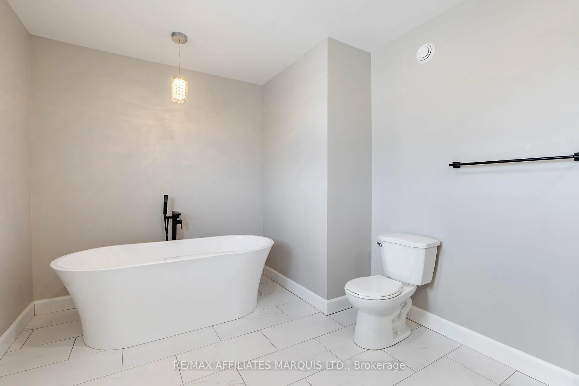 Photo 35 of 6836 James Crescent, South Glengarry, South Glengarry (Charlottenburgh) Twp — HOMEH