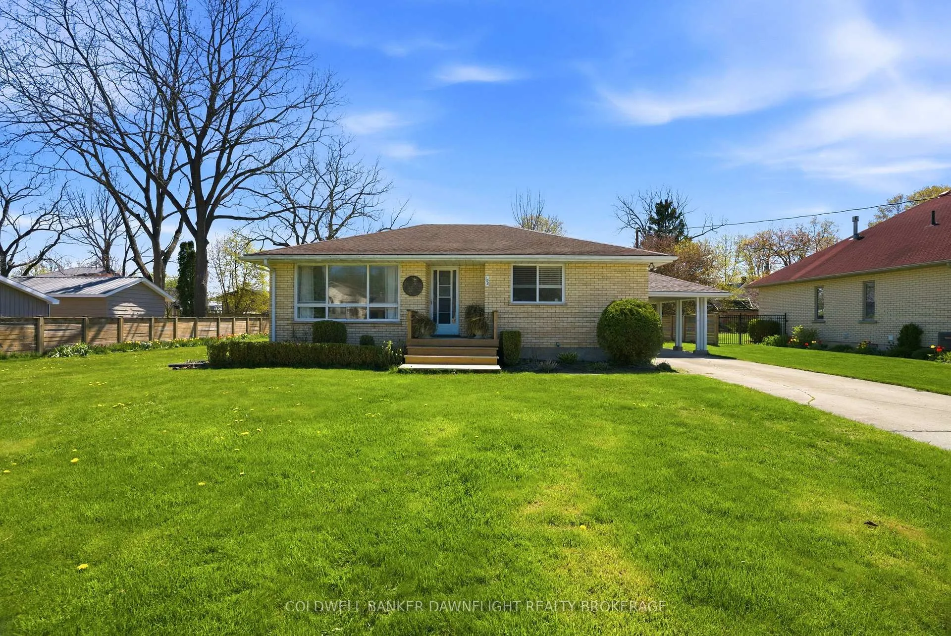 Photo 1 of 195 Bethany Street, North Middlesex, Parkhill — HOMEH