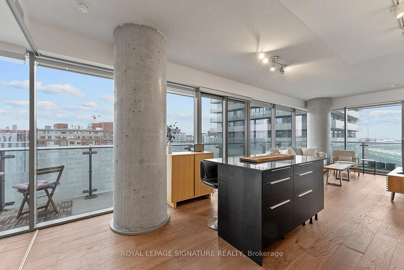 Photo 6 of Unit 1103, 70 Distillery Lane, Toronto, Waterfront Communities — HOMEH