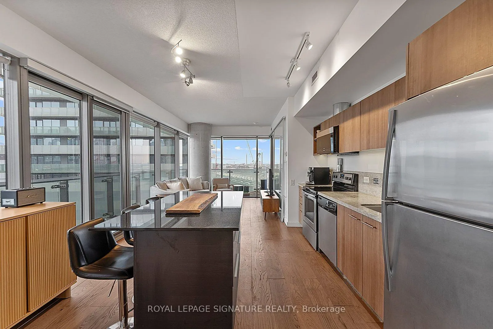 Photo 7 of Unit 1103, 70 Distillery Lane, Toronto, Waterfront Communities — HOMEH