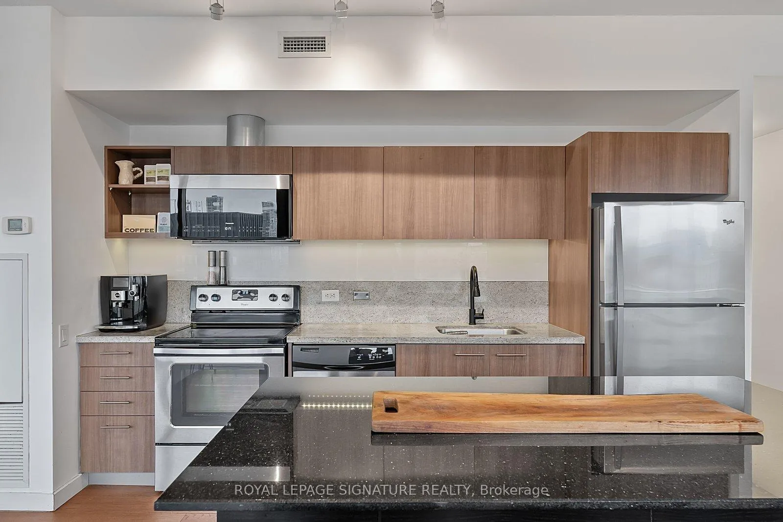 Photo 10 of Unit 1103, 70 Distillery Lane, Toronto, Waterfront Communities — HOMEH