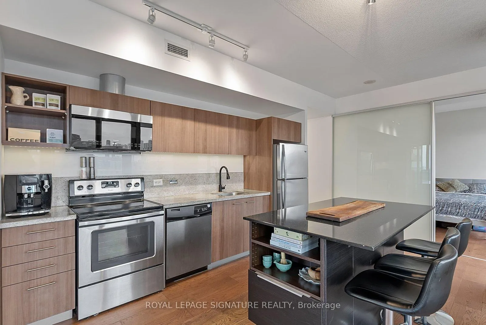 Photo 11 of Unit 1103, 70 Distillery Lane, Toronto, Waterfront Communities — HOMEH