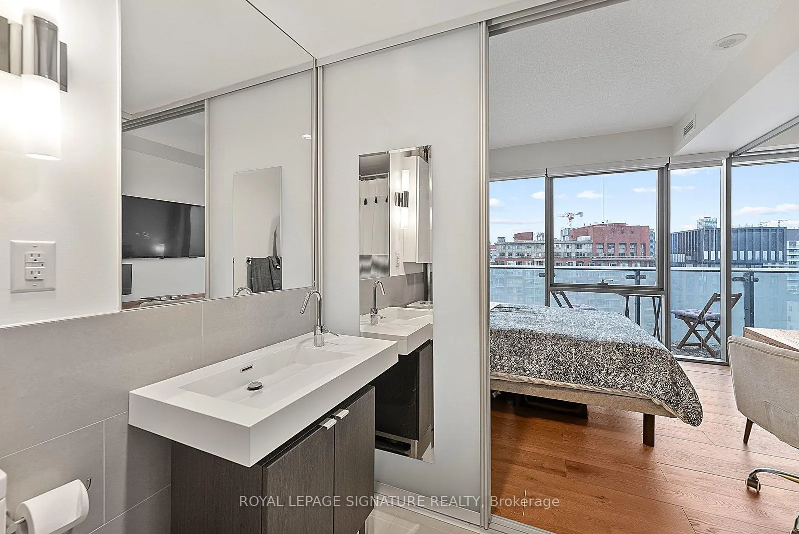 Photo 26 of Unit 1103, 70 Distillery Lane, Toronto, Waterfront Communities — HOMEH