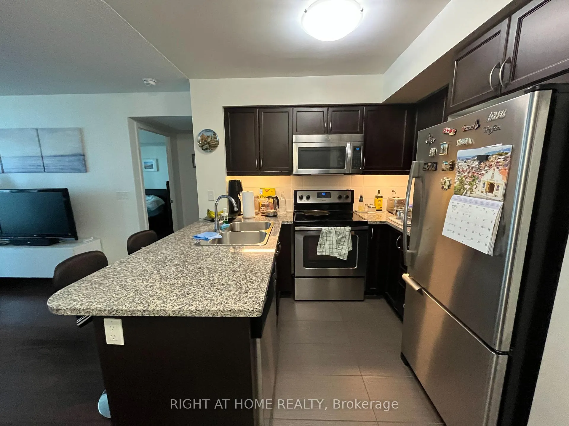 Photo 2 of Unit 1807, 19 Grand Trunk Crescent, Toronto, Waterfront Communities — HOMEH