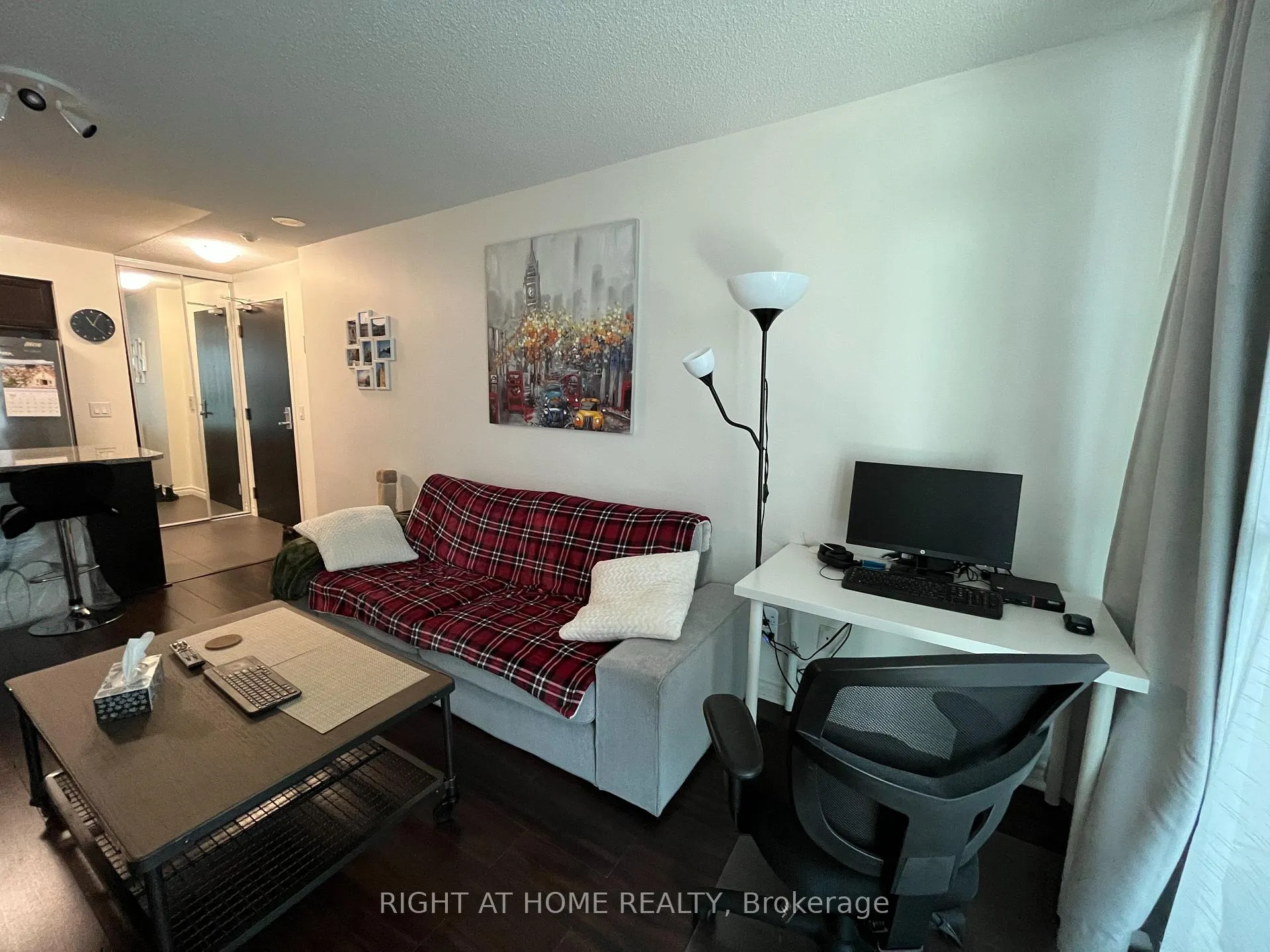 Photo 4 of Unit 1807, 19 Grand Trunk Crescent, Toronto, Waterfront Communities — HOMEH