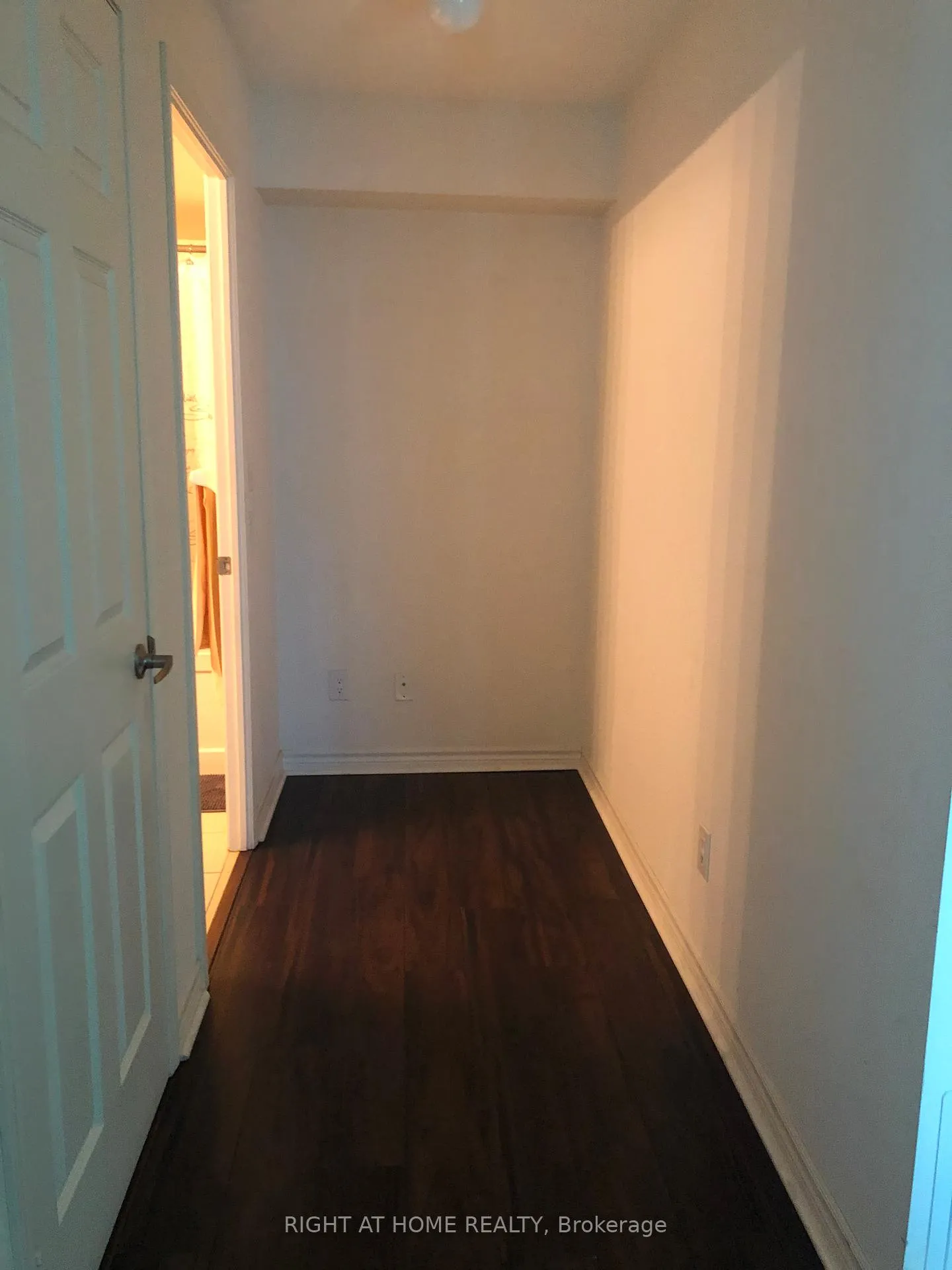 Photo 8 of Unit 1807, 19 Grand Trunk Crescent, Toronto, Waterfront Communities — HOMEH