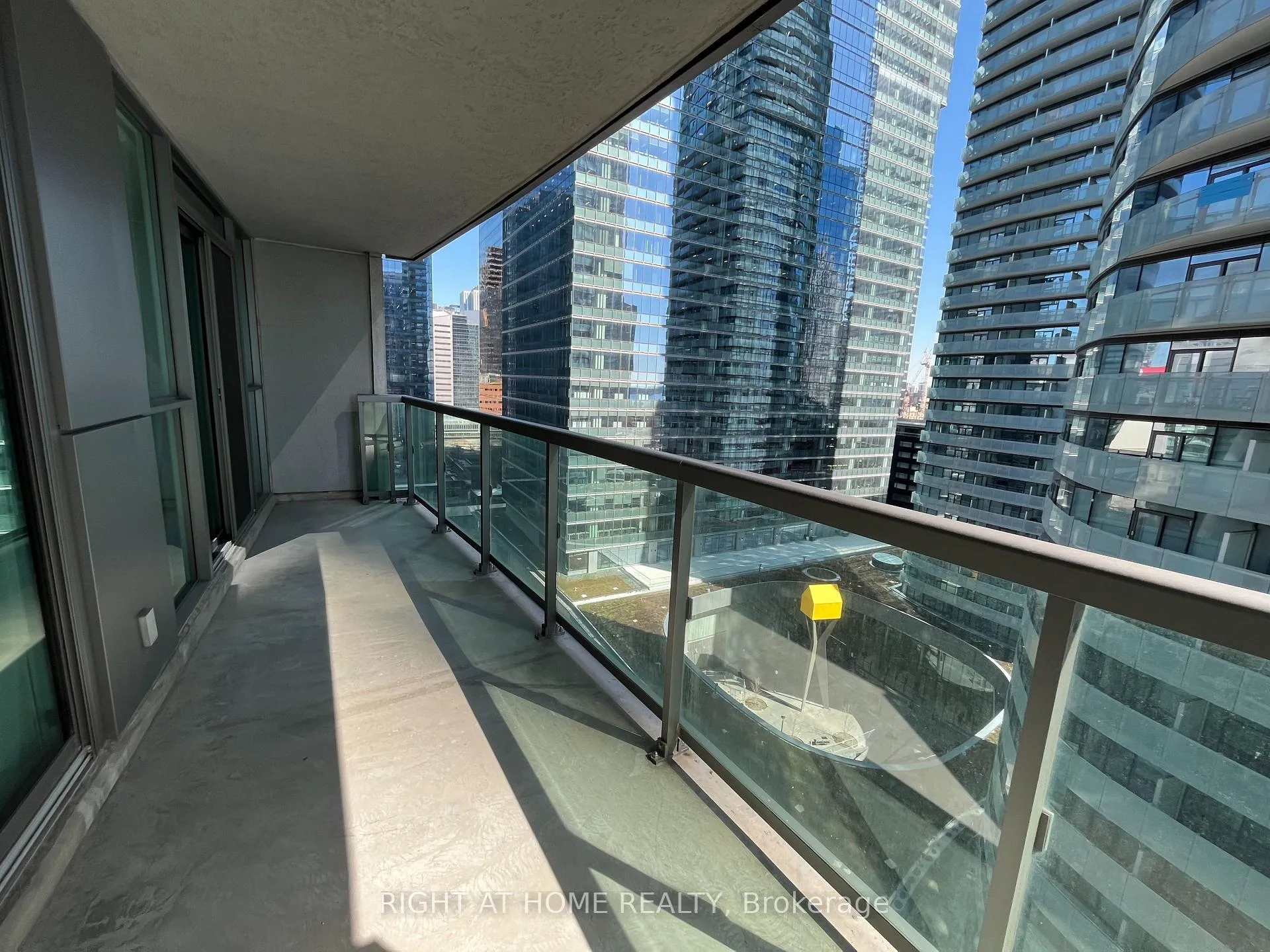 Photo 10 of Unit 1807, 19 Grand Trunk Crescent, Toronto, Waterfront Communities — HOMEH