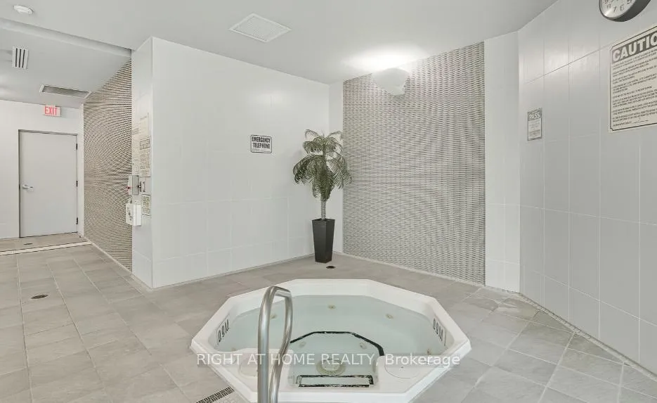 Photo 12 of Unit 1807, 19 Grand Trunk Crescent, Toronto, Waterfront Communities — HOMEH