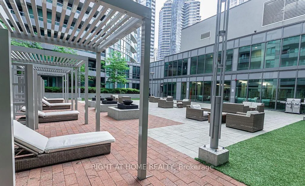 Photo 15 of Unit 1807, 19 Grand Trunk Crescent, Toronto, Waterfront Communities — HOMEH