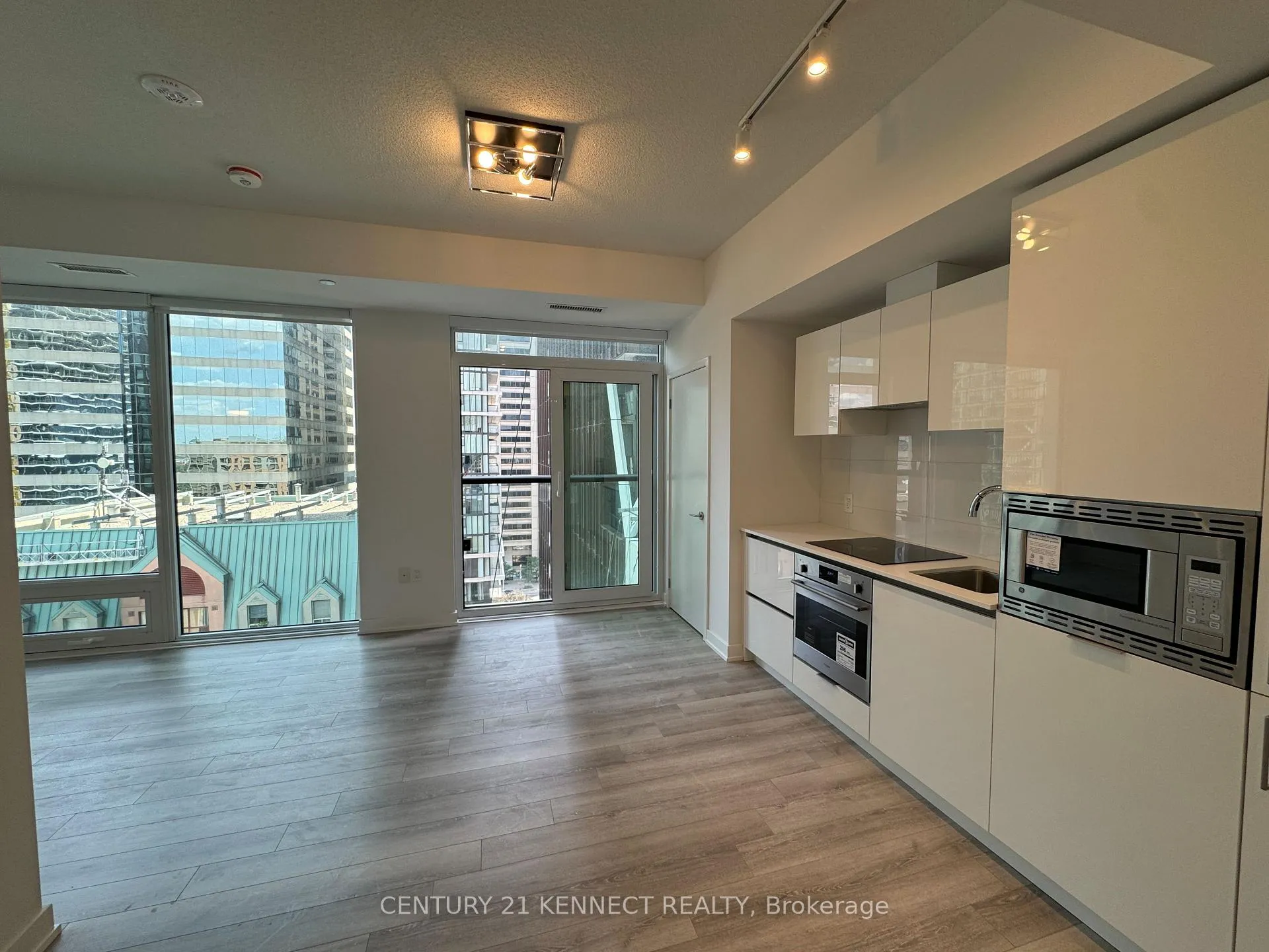 Photo 2 of Unit 1315, 121 St. Patrick Street, Toronto, Kensington-Chinatown — HOMEH