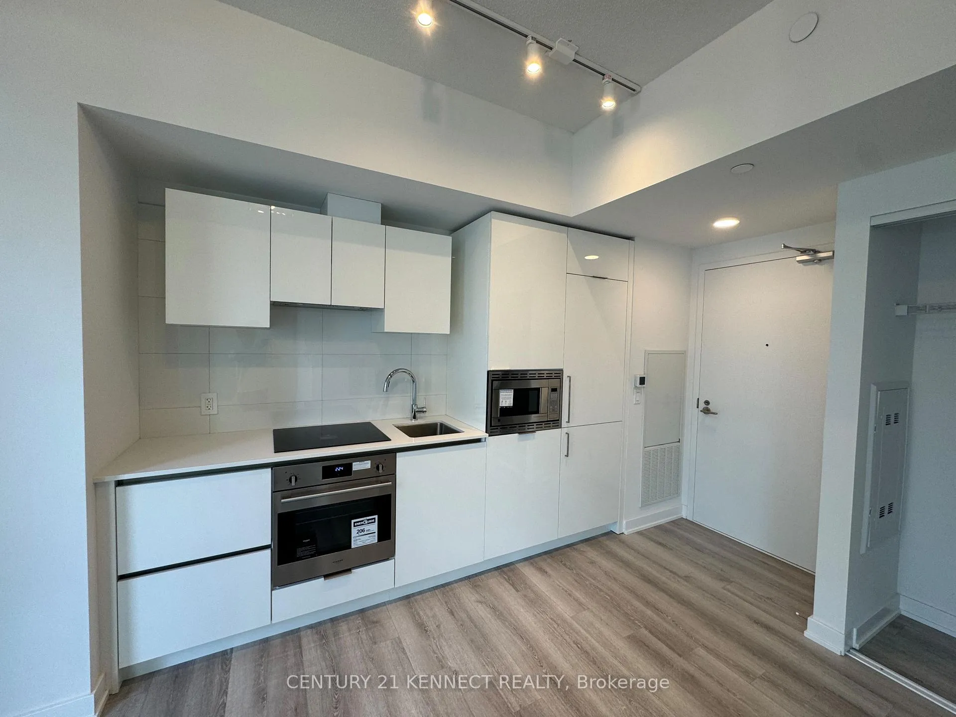 Photo 5 of Unit 1315, 121 St. Patrick Street, Toronto, Kensington-Chinatown — HOMEH