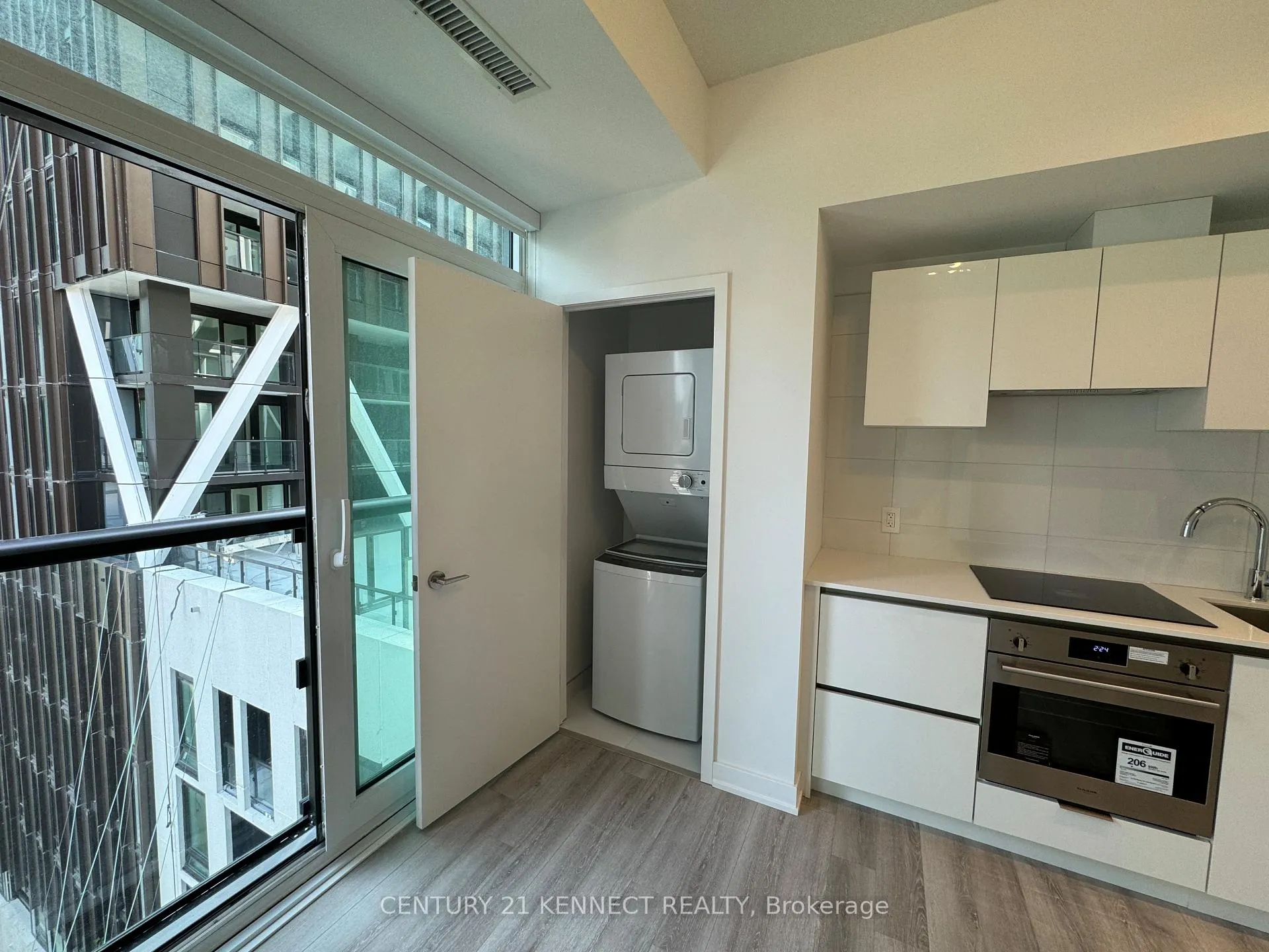 Photo 7 of Unit 1315, 121 St. Patrick Street, Toronto, Kensington-Chinatown — HOMEH