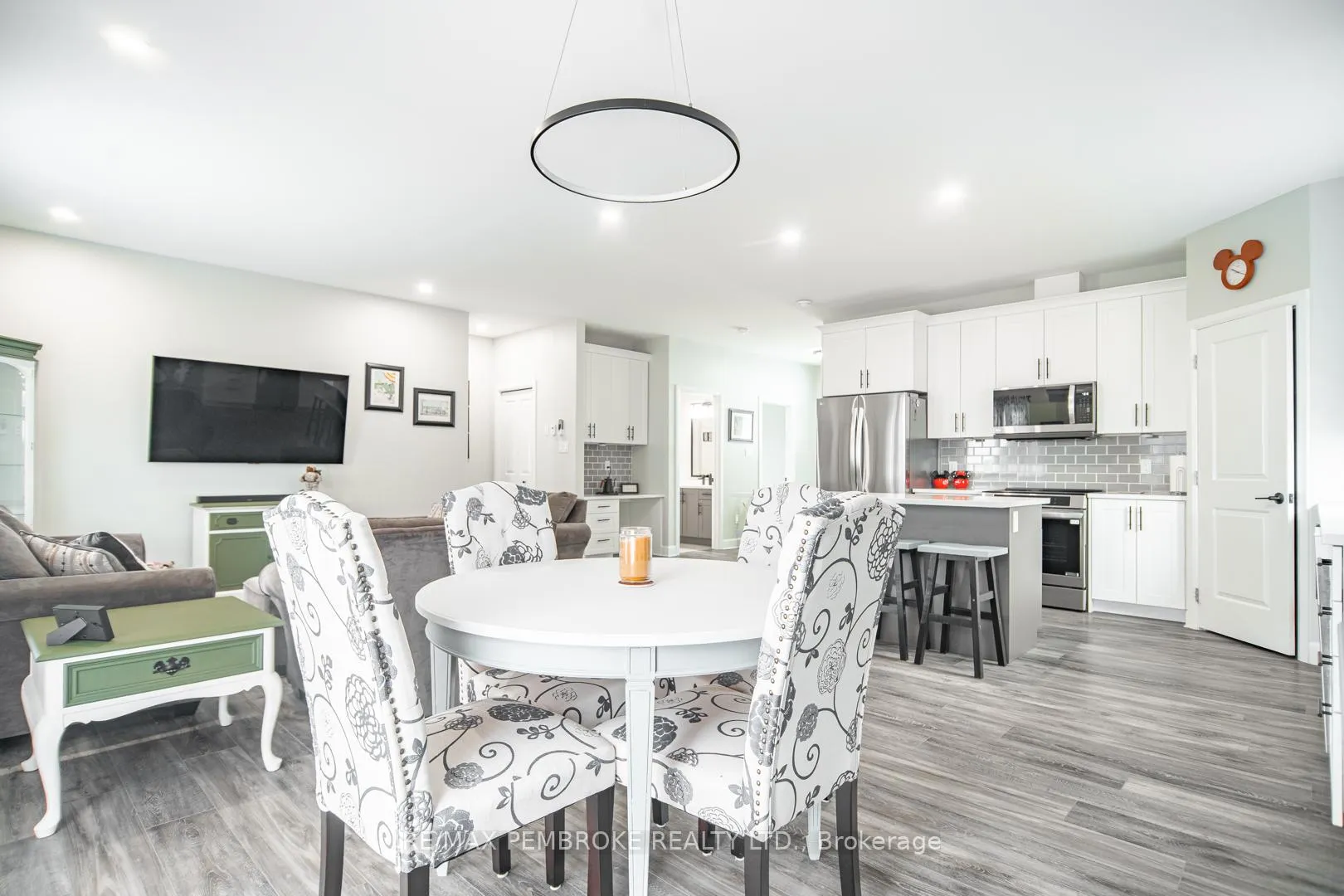 Photo 13 of 33 Durant Street, Petawawa — HOMEH