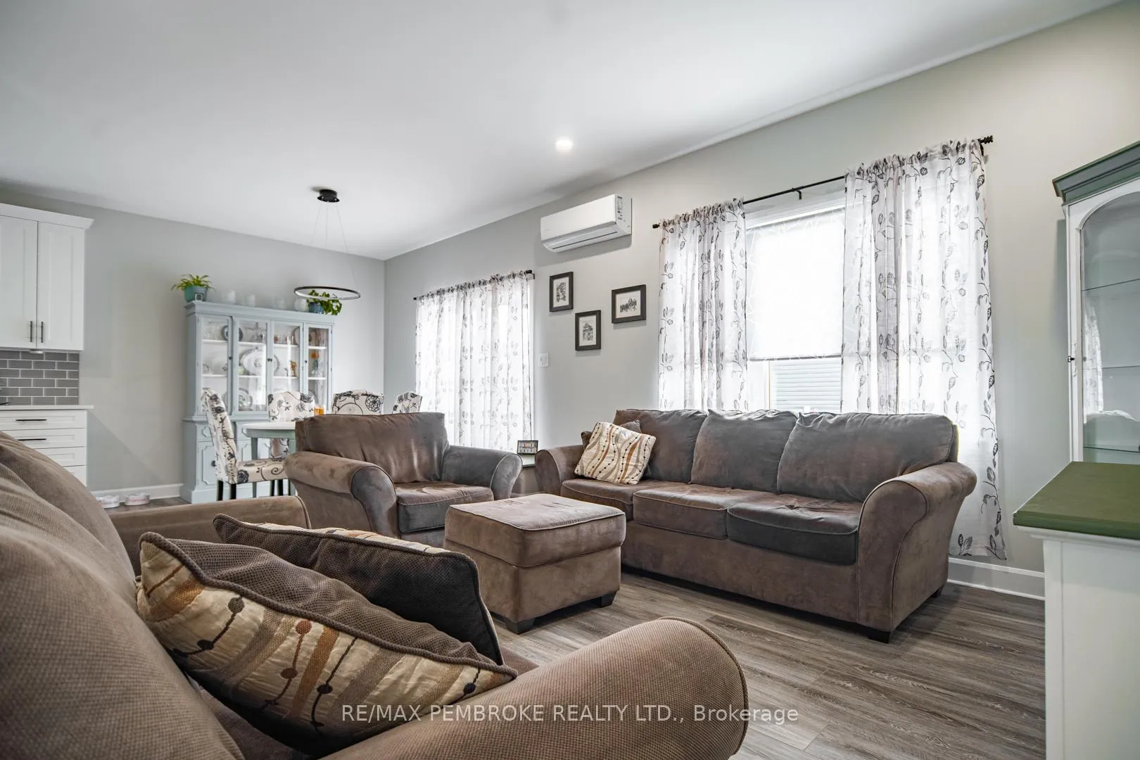 Photo 21 of 33 Durant Street, Petawawa — HOMEH