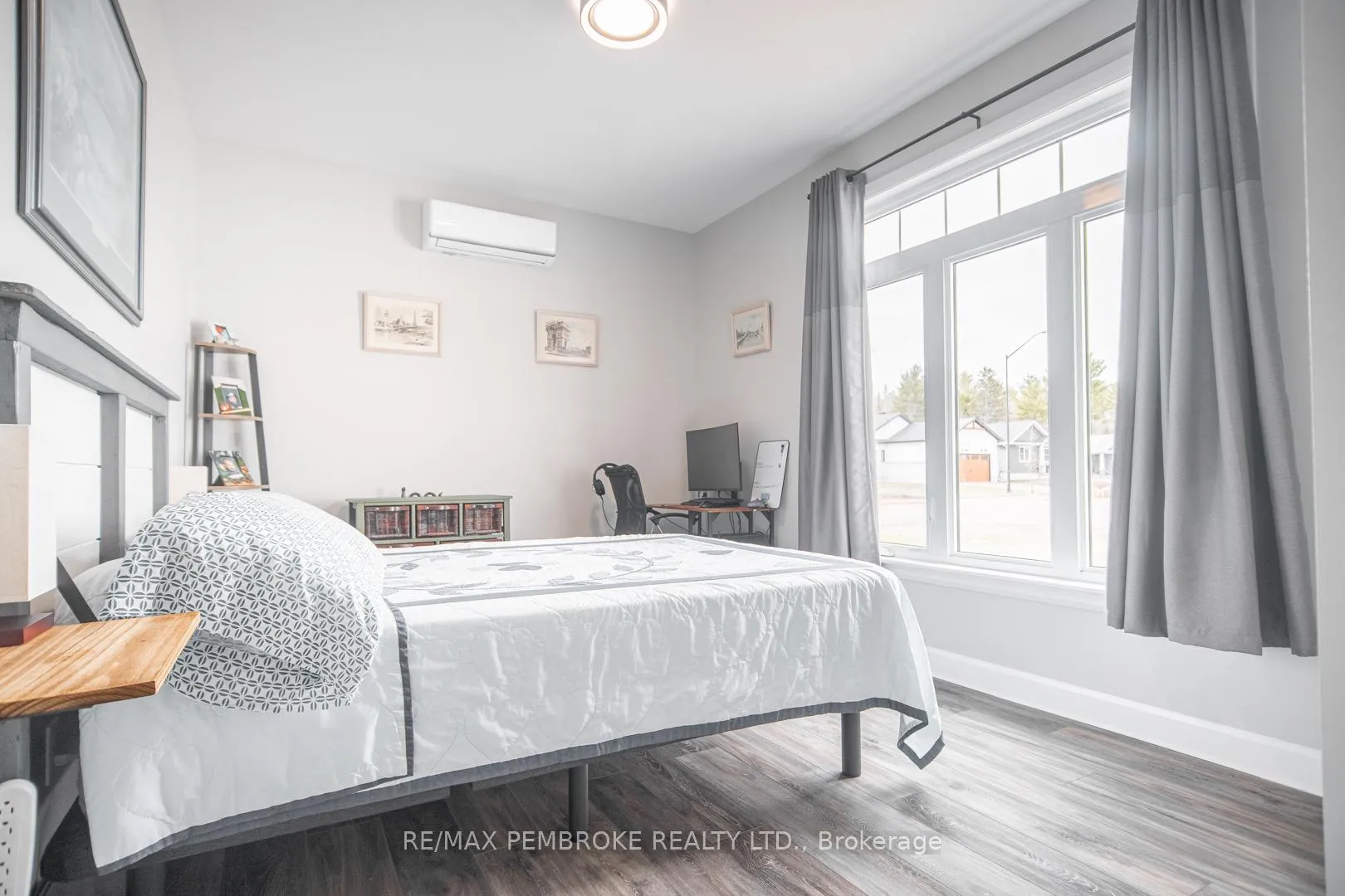 Photo 27 of 33 Durant Street, Petawawa — HOMEH