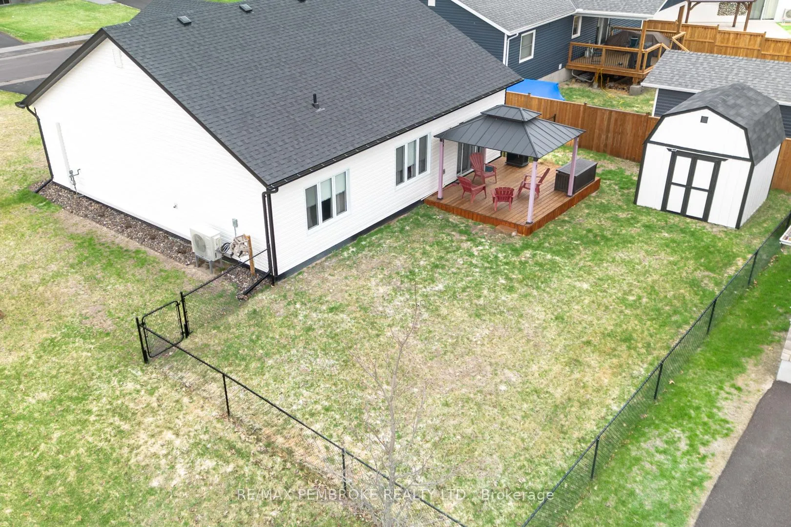 Photo 38 of 33 Durant Street, Petawawa — HOMEH
