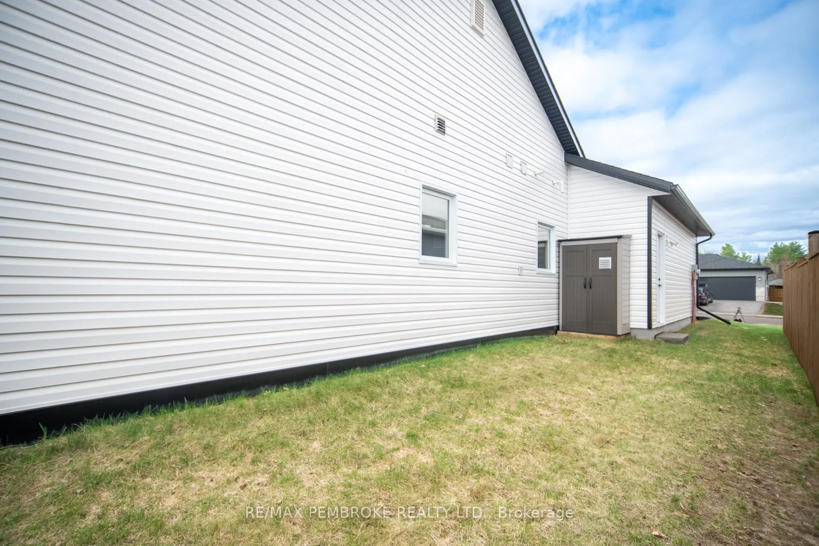 Photo 39 of 33 Durant Street, Petawawa — HOMEH