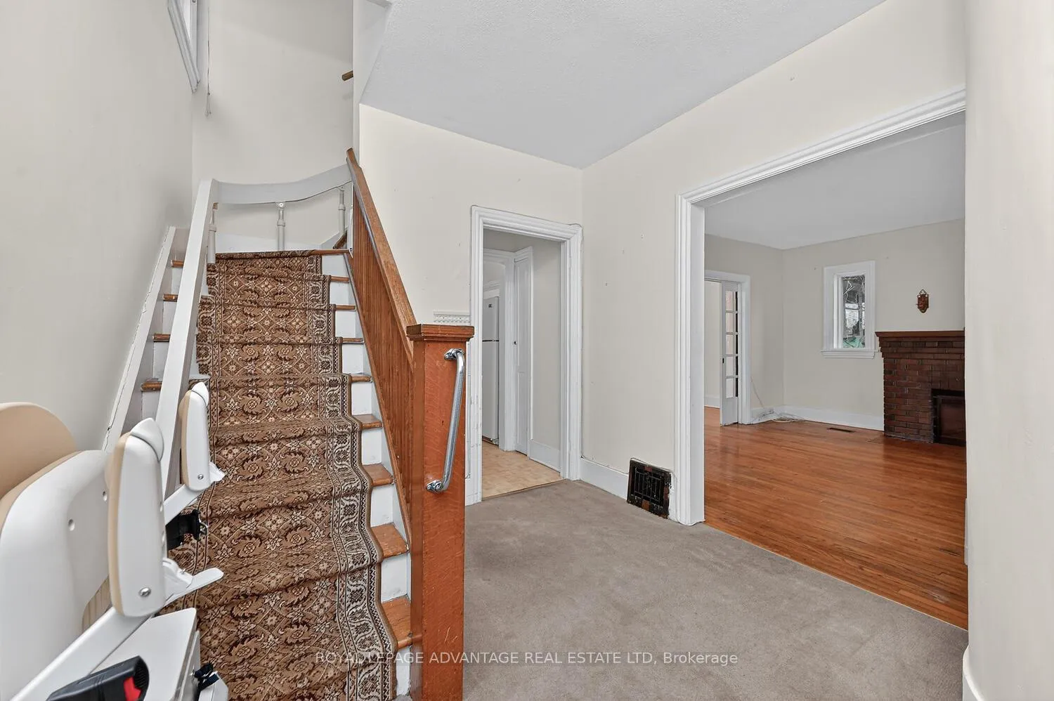 Photo 7 of 21 Gladstone Avenue, Smiths Falls — HOMEH