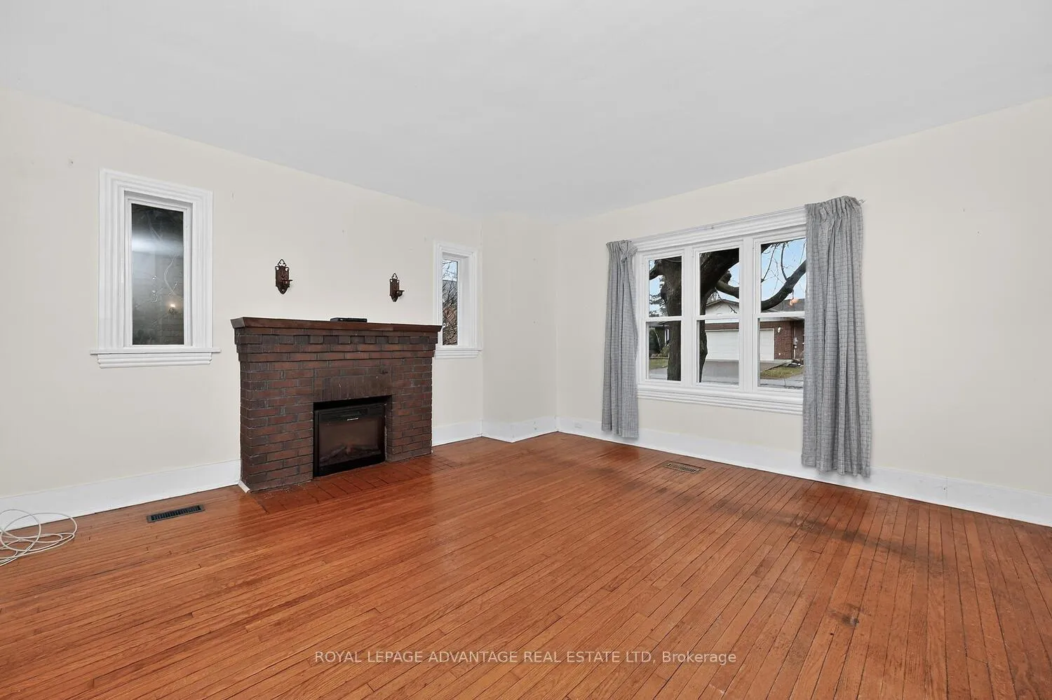 Photo 9 of 21 Gladstone Avenue, Smiths Falls — HOMEH