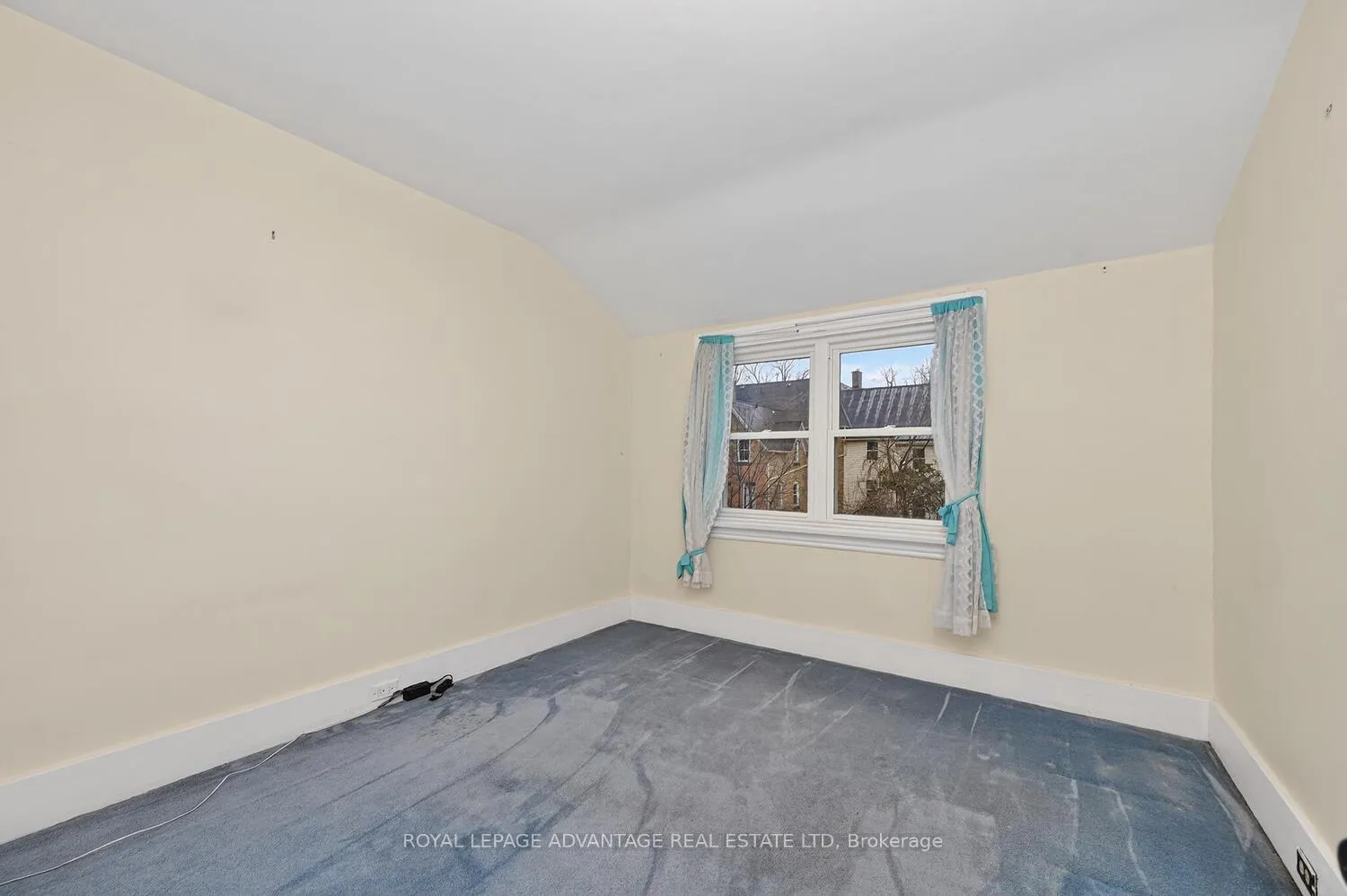 Photo 22 of 21 Gladstone Avenue, Smiths Falls — HOMEH
