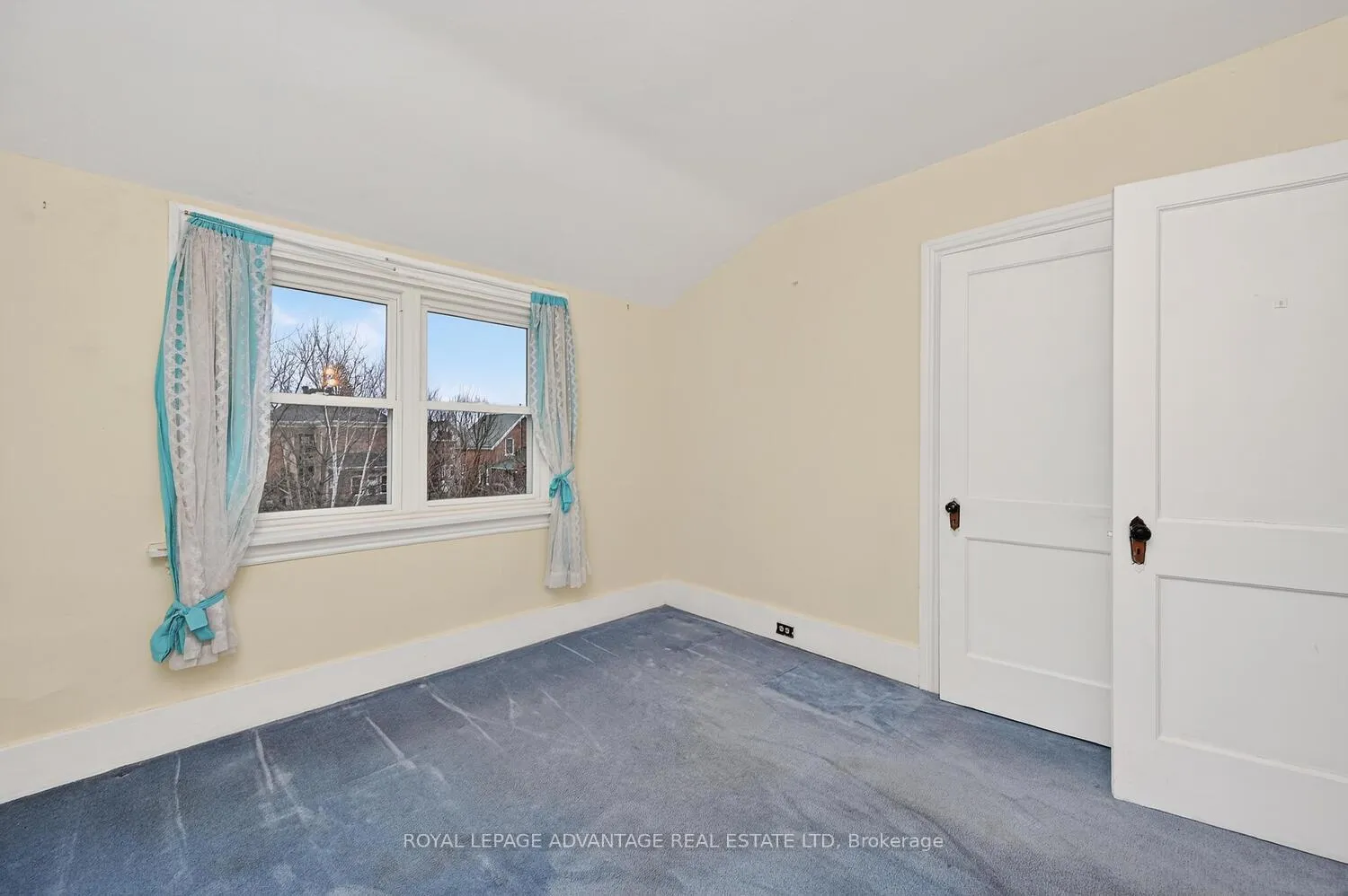 Photo 23 of 21 Gladstone Avenue, Smiths Falls — HOMEH