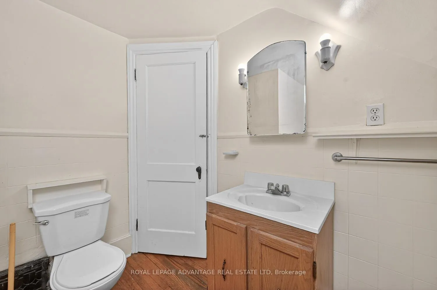 Photo 24 of 21 Gladstone Avenue, Smiths Falls — HOMEH