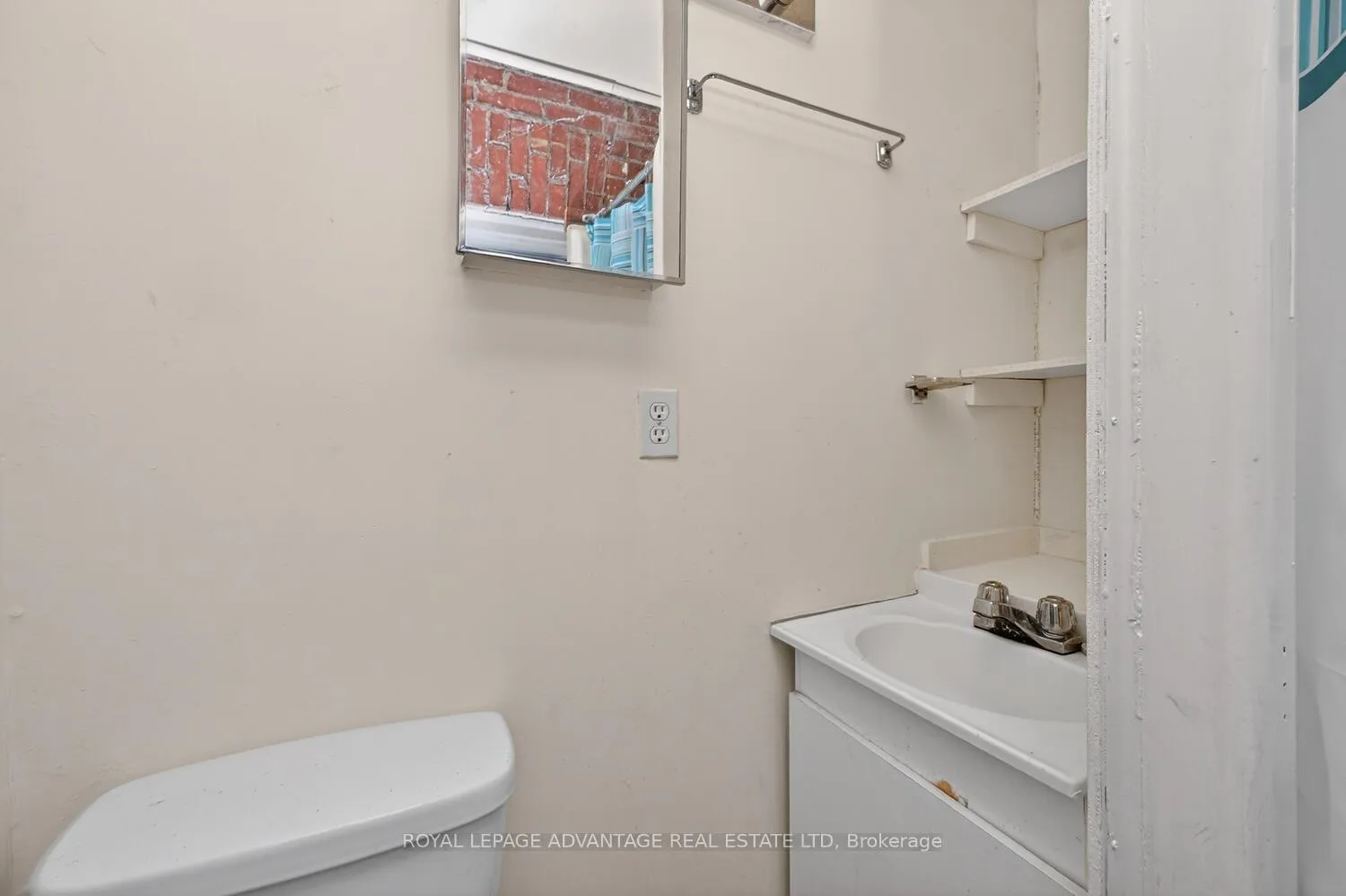 Photo 26 of 21 Gladstone Avenue, Smiths Falls — HOMEH