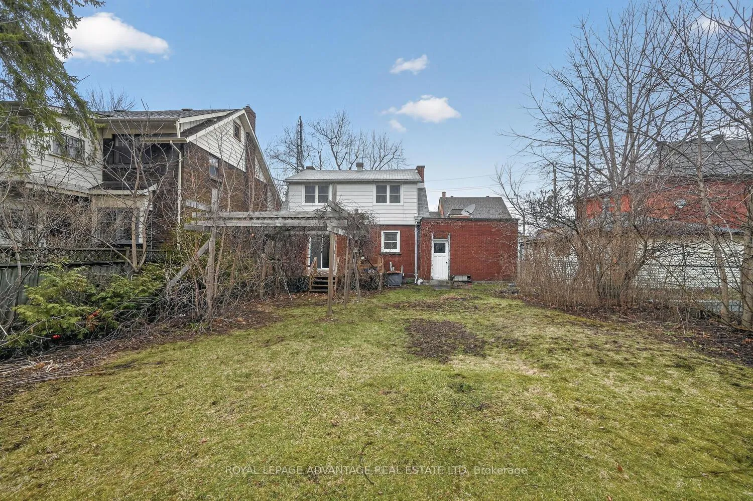 Photo 33 of 21 Gladstone Avenue, Smiths Falls — HOMEH