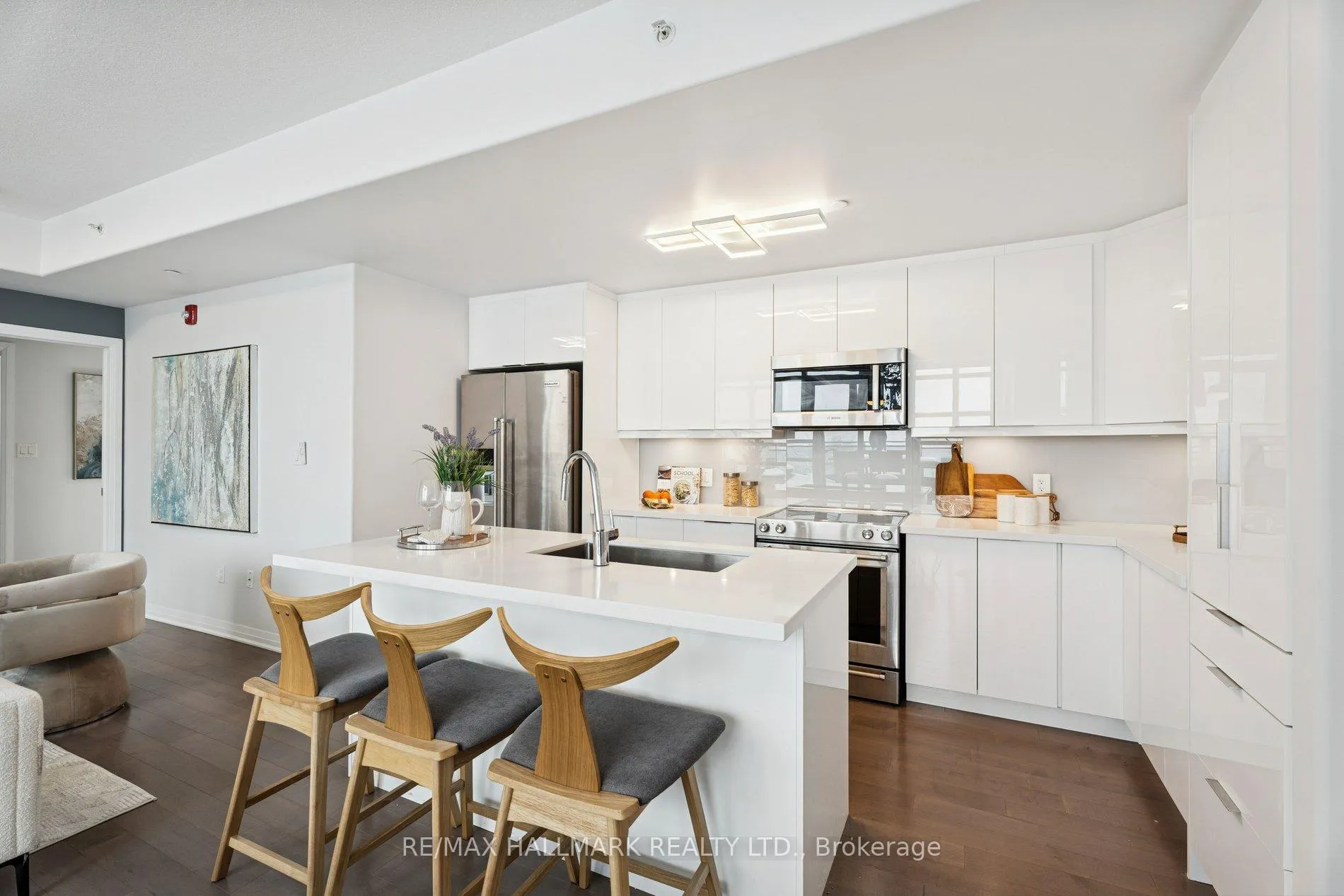 Photo 11 of Unit 409, 10 Concord Place, Grimsby, Grimsby Beach — HOMEH