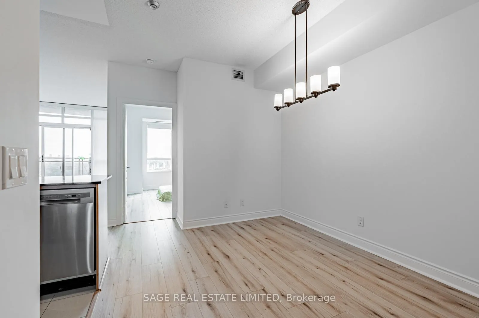 Photo 3 of Unit 1205, 319 Merton Street, Toronto, Mount Pleasant West — HOMEH