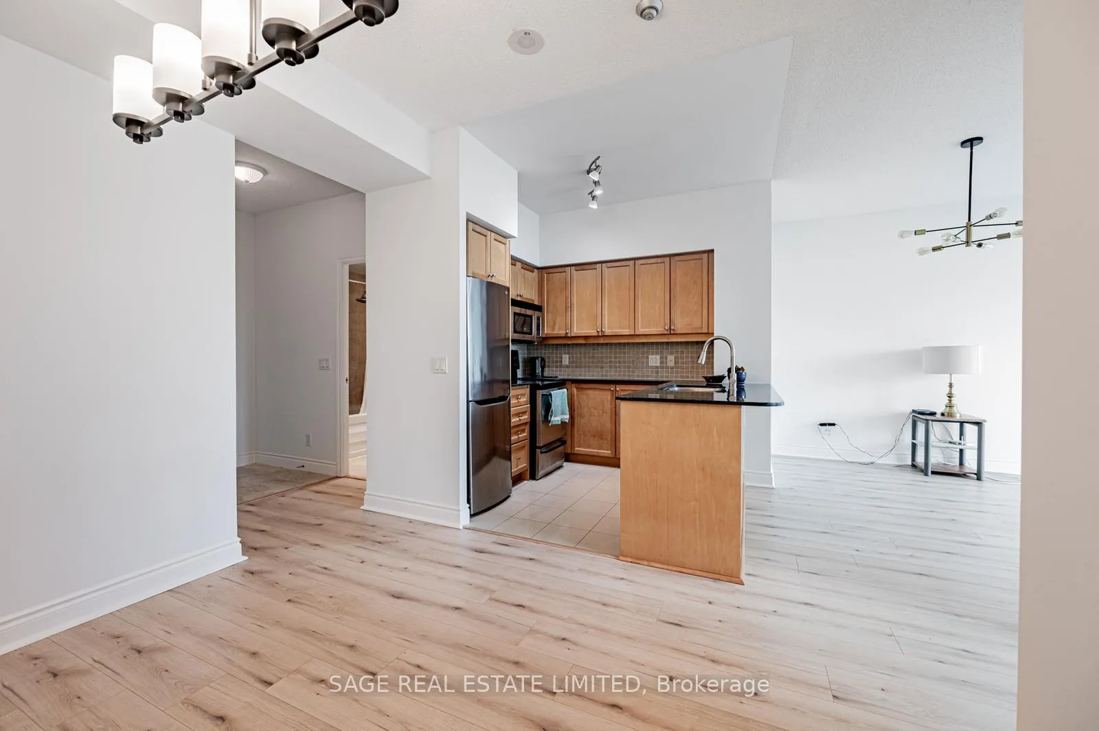 Photo 5 of Unit 1205, 319 Merton Street, Toronto, Mount Pleasant West — HOMEH