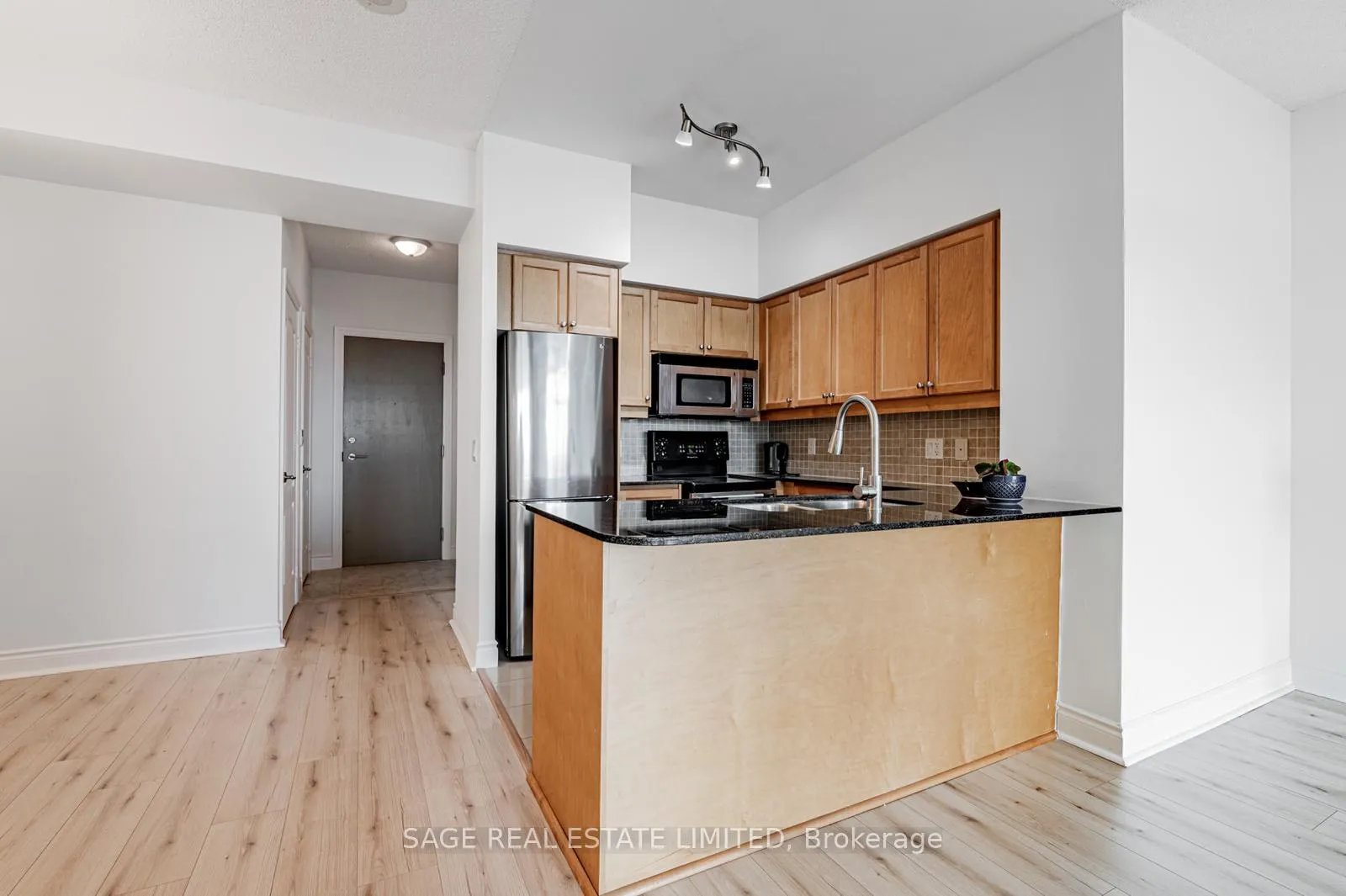Photo 7 of Unit 1205, 319 Merton Street, Toronto, Mount Pleasant West — HOMEH