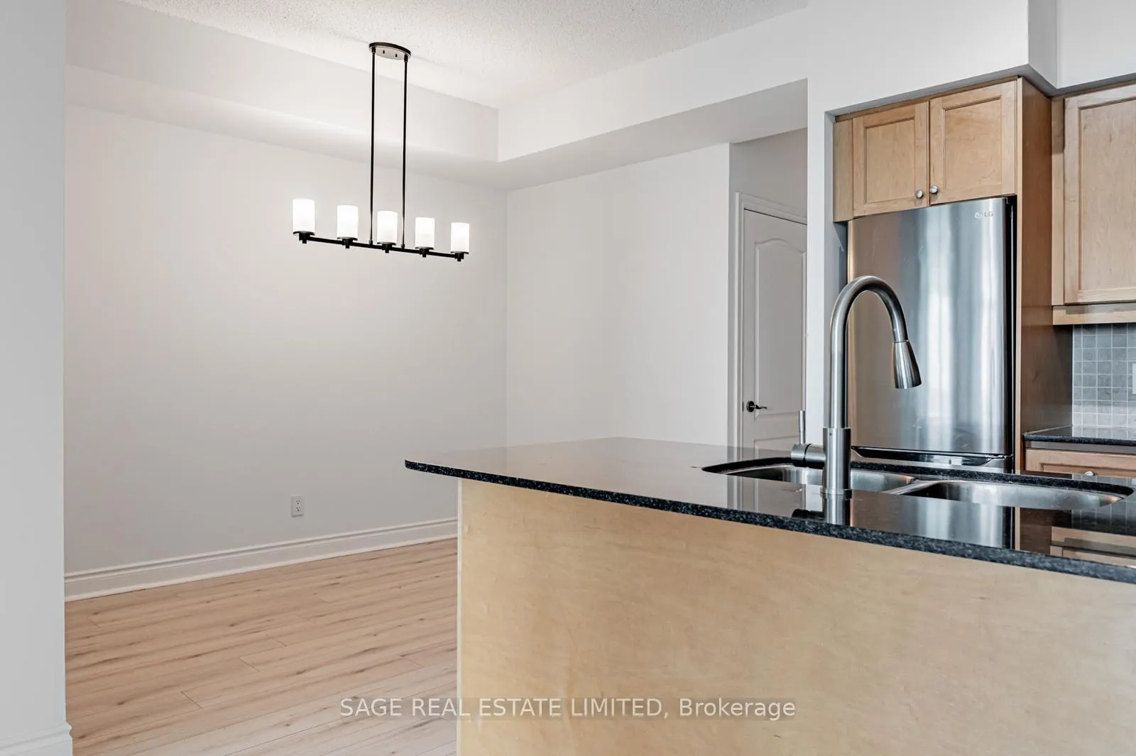 Photo 8 of Unit 1205, 319 Merton Street, Toronto, Mount Pleasant West — HOMEH