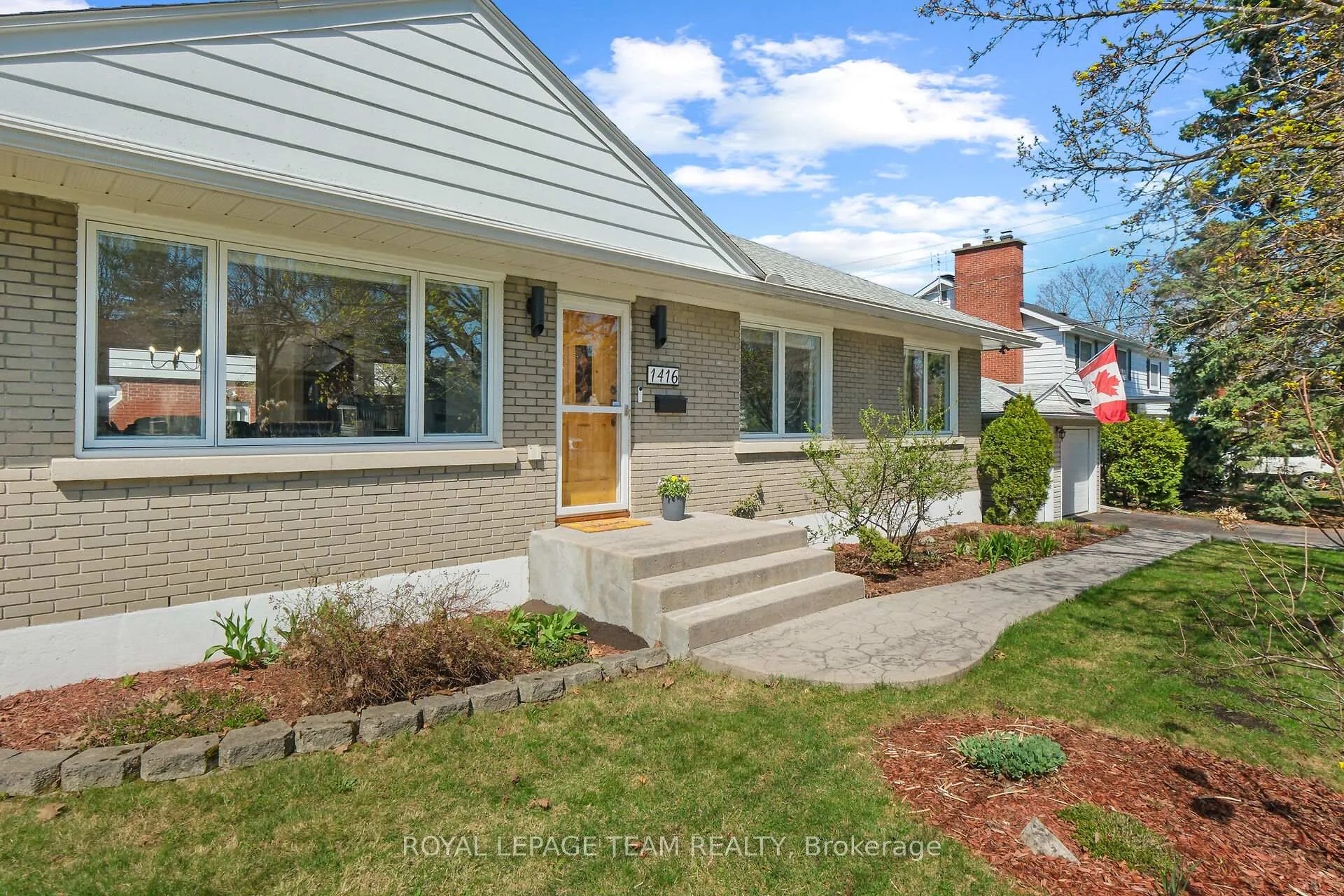 Photo 4 of 1416 Cavendish Road, Ottawa, Applewood Acres — HOMEH