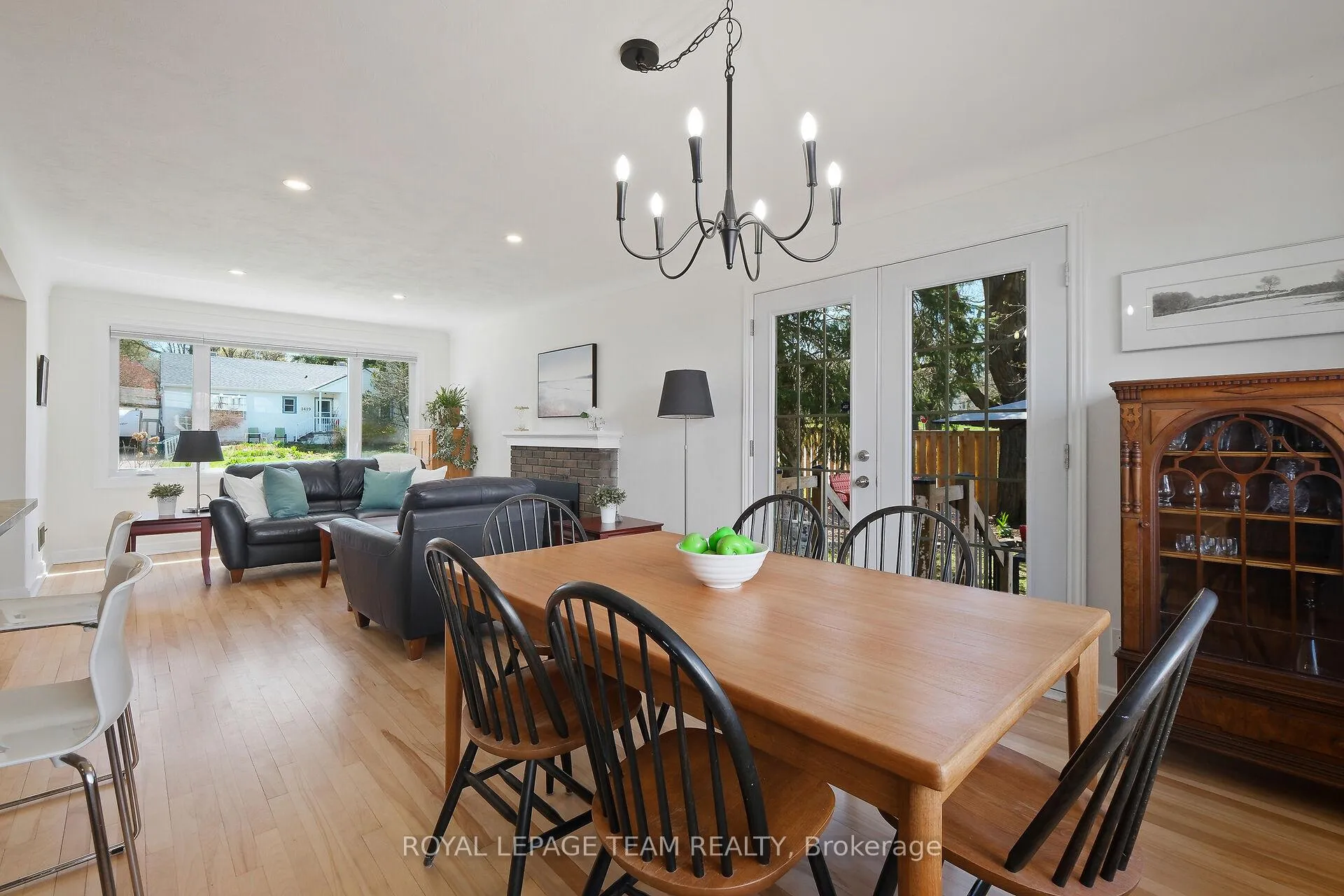 Photo 6 of 1416 Cavendish Road, Ottawa, Applewood Acres — HOMEH