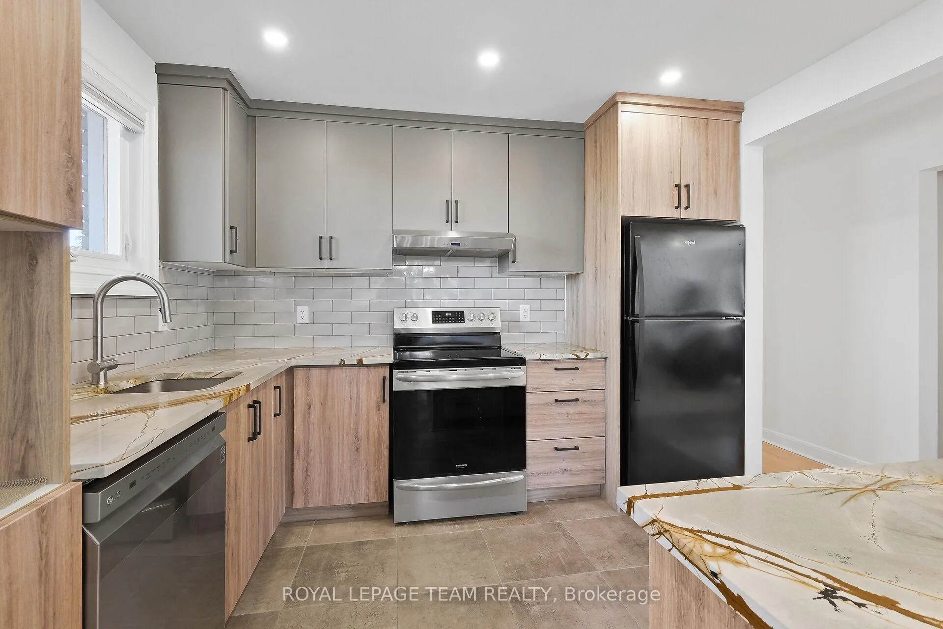 Photo 10 of 1416 Cavendish Road, Ottawa, Applewood Acres — HOMEH