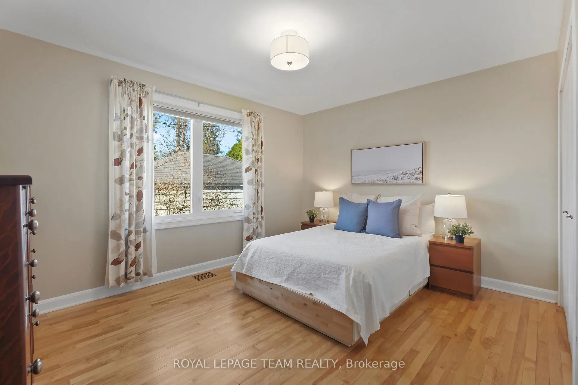 Photo 13 of 1416 Cavendish Road, Ottawa, Applewood Acres — HOMEH