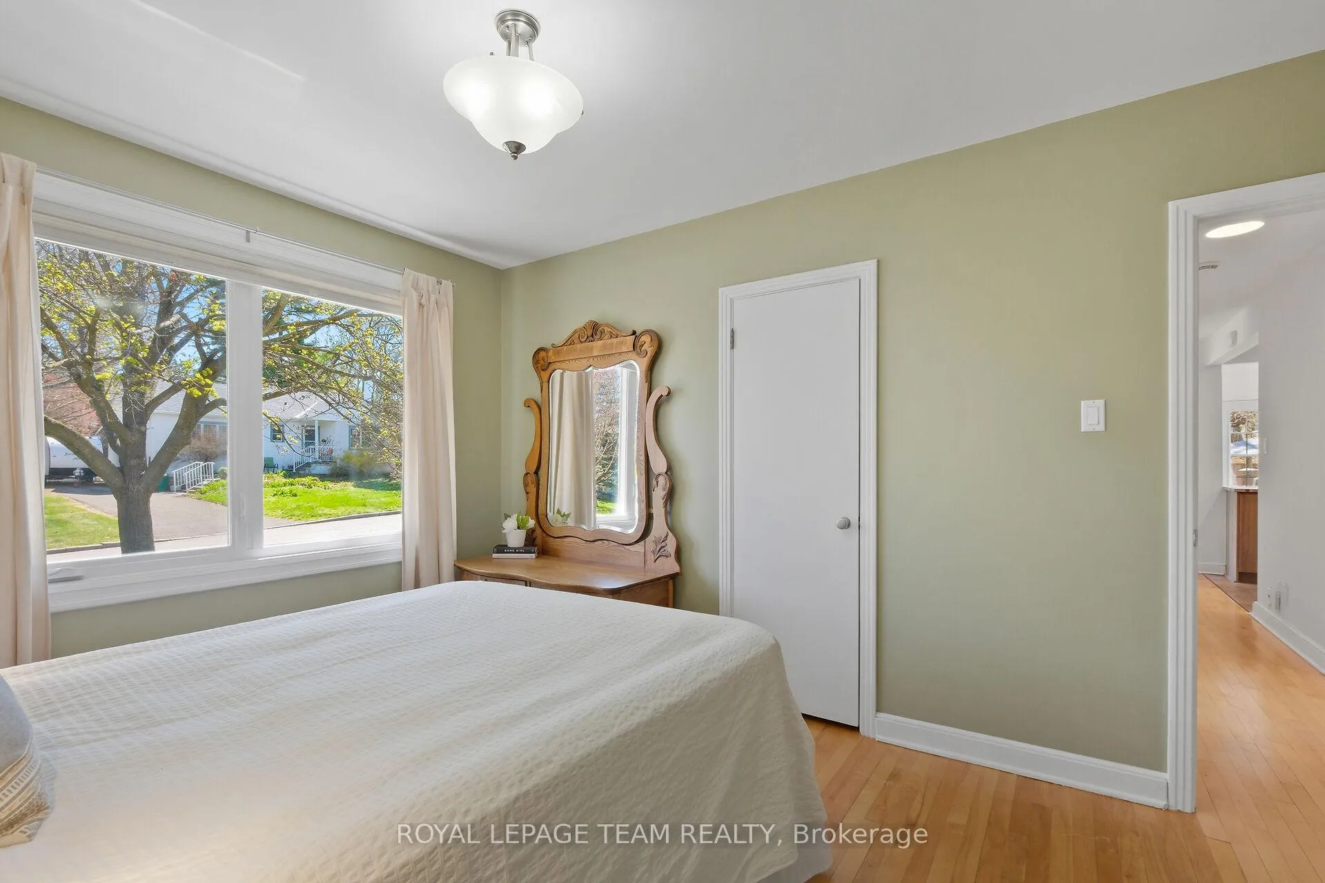 Photo 16 of 1416 Cavendish Road, Ottawa, Applewood Acres — HOMEH