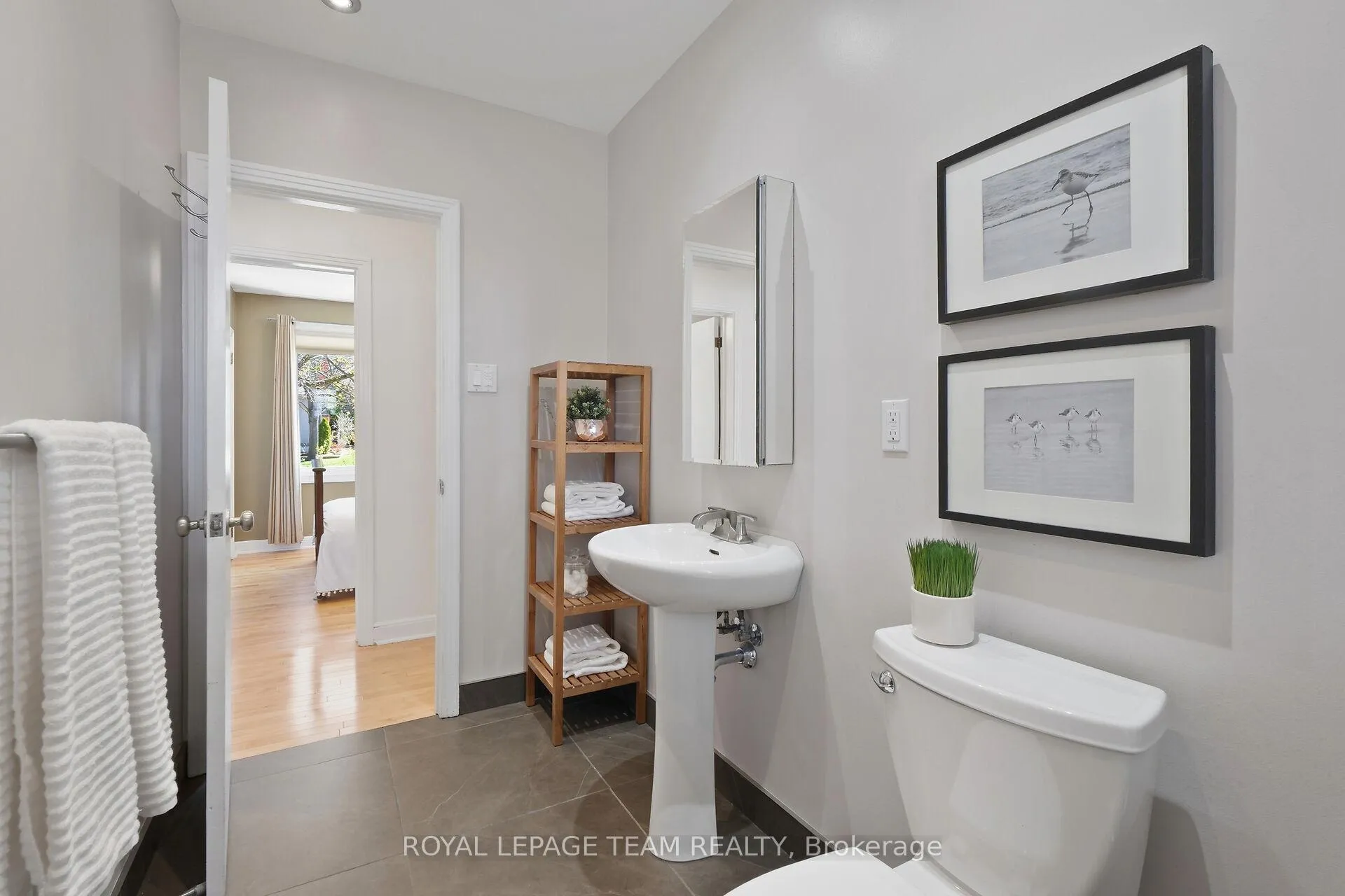 Photo 18 of 1416 Cavendish Road, Ottawa, Applewood Acres — HOMEH