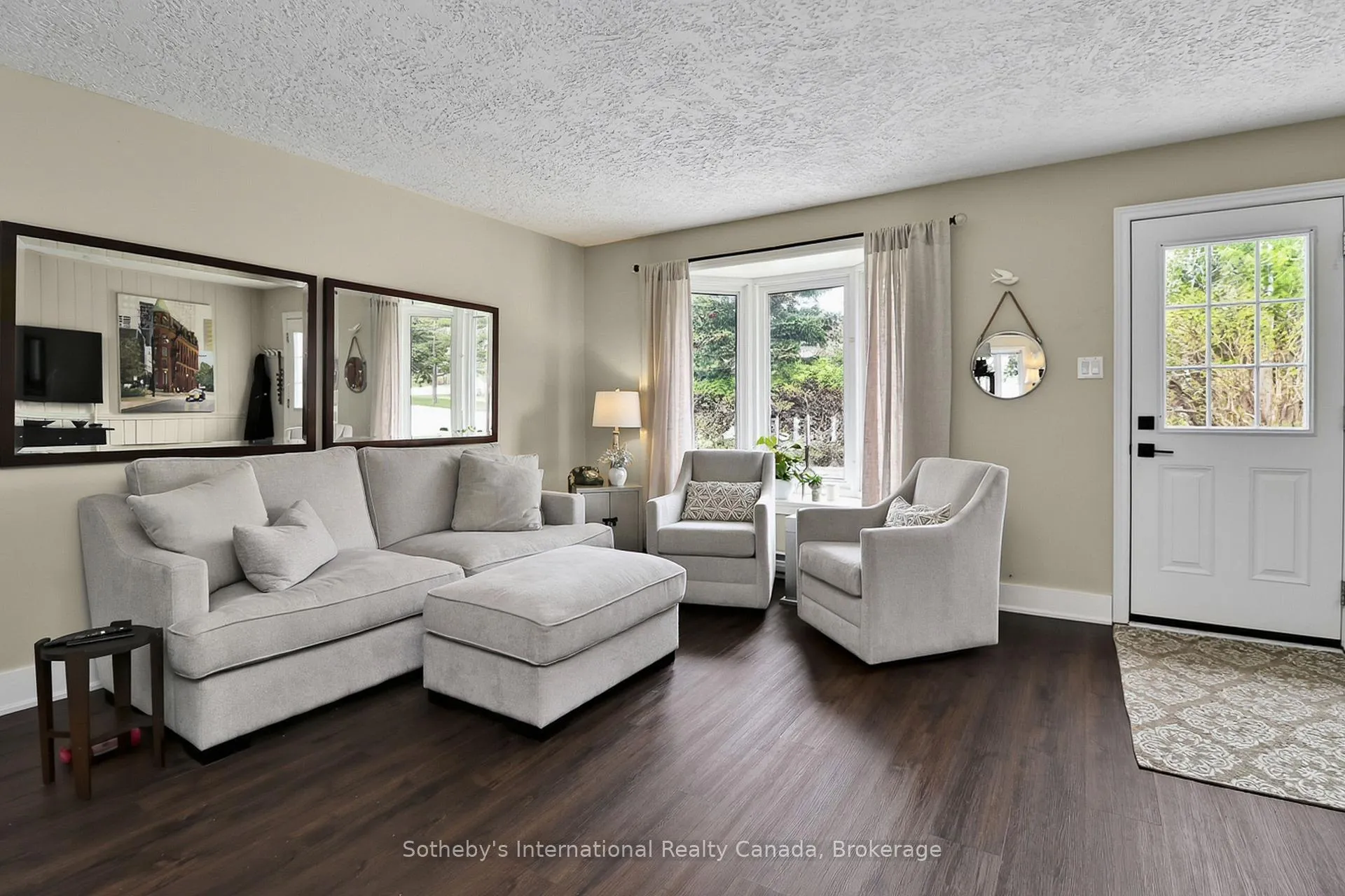 Photo 2 of Unit 10, 139 Lakeshore Road E, Blue Mountains — HOMEH