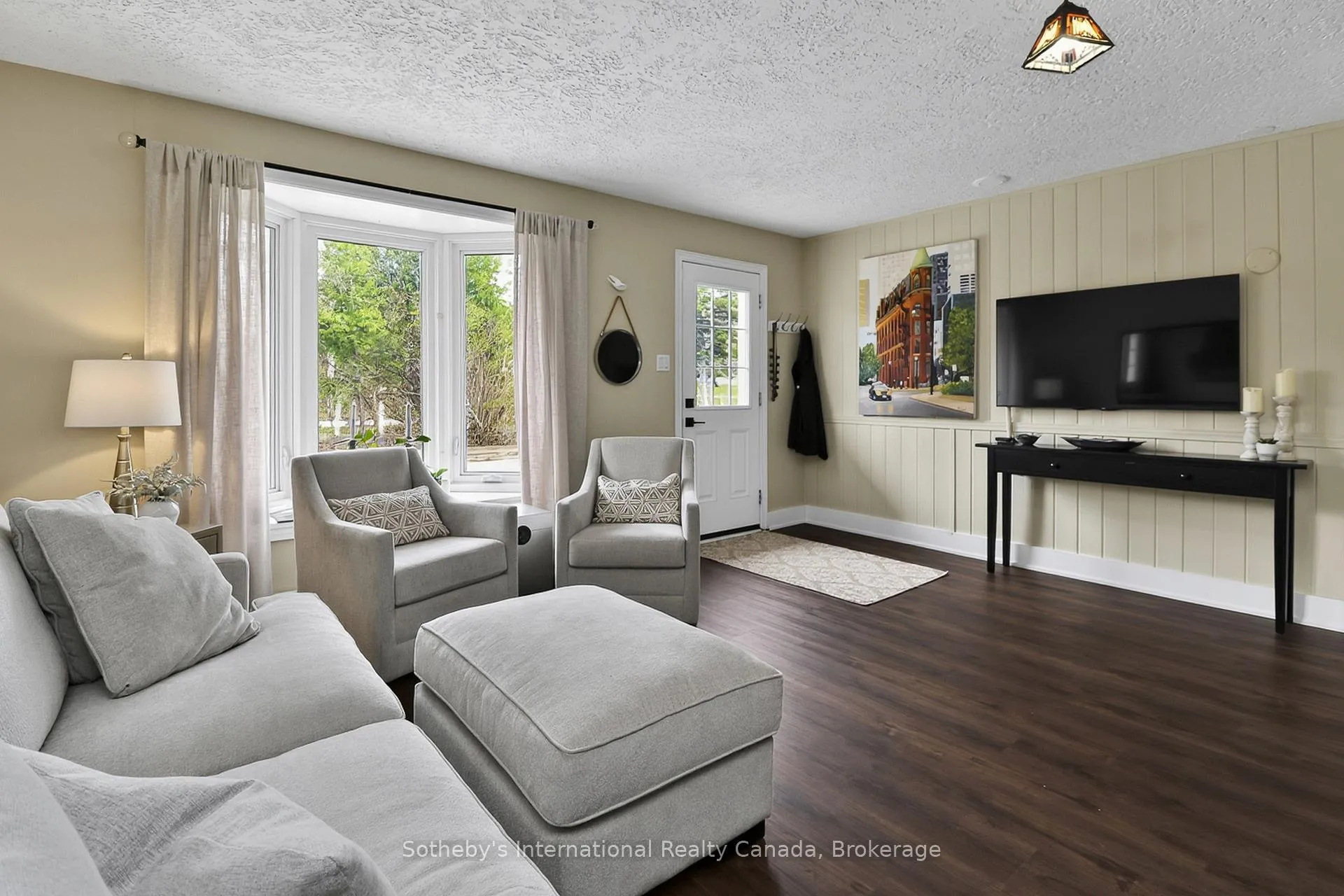 Photo 3 of Unit 10, 139 Lakeshore Road E, Blue Mountains — HOMEH