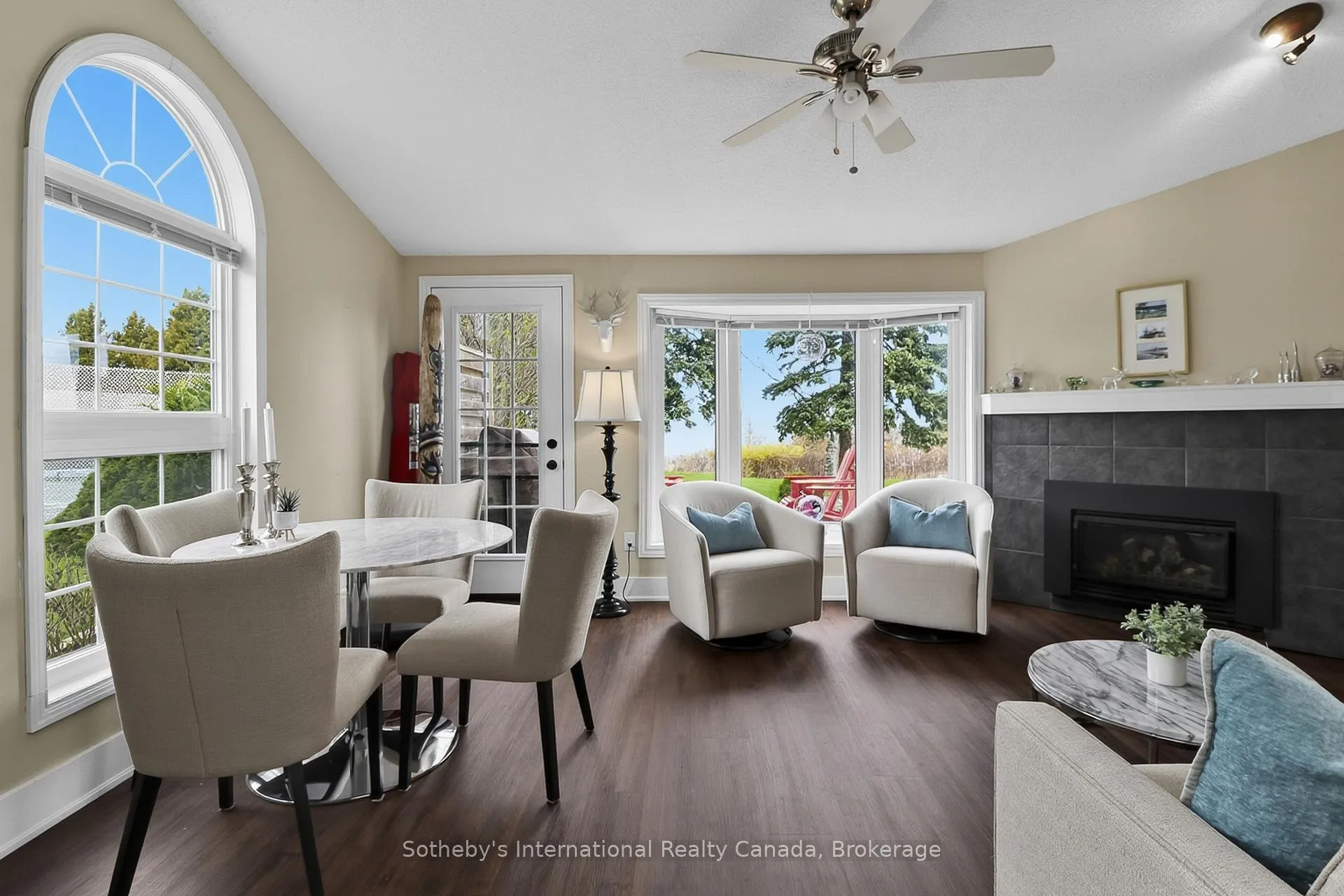 Photo 12 of Unit 10, 139 Lakeshore Road E, Blue Mountains — HOMEH