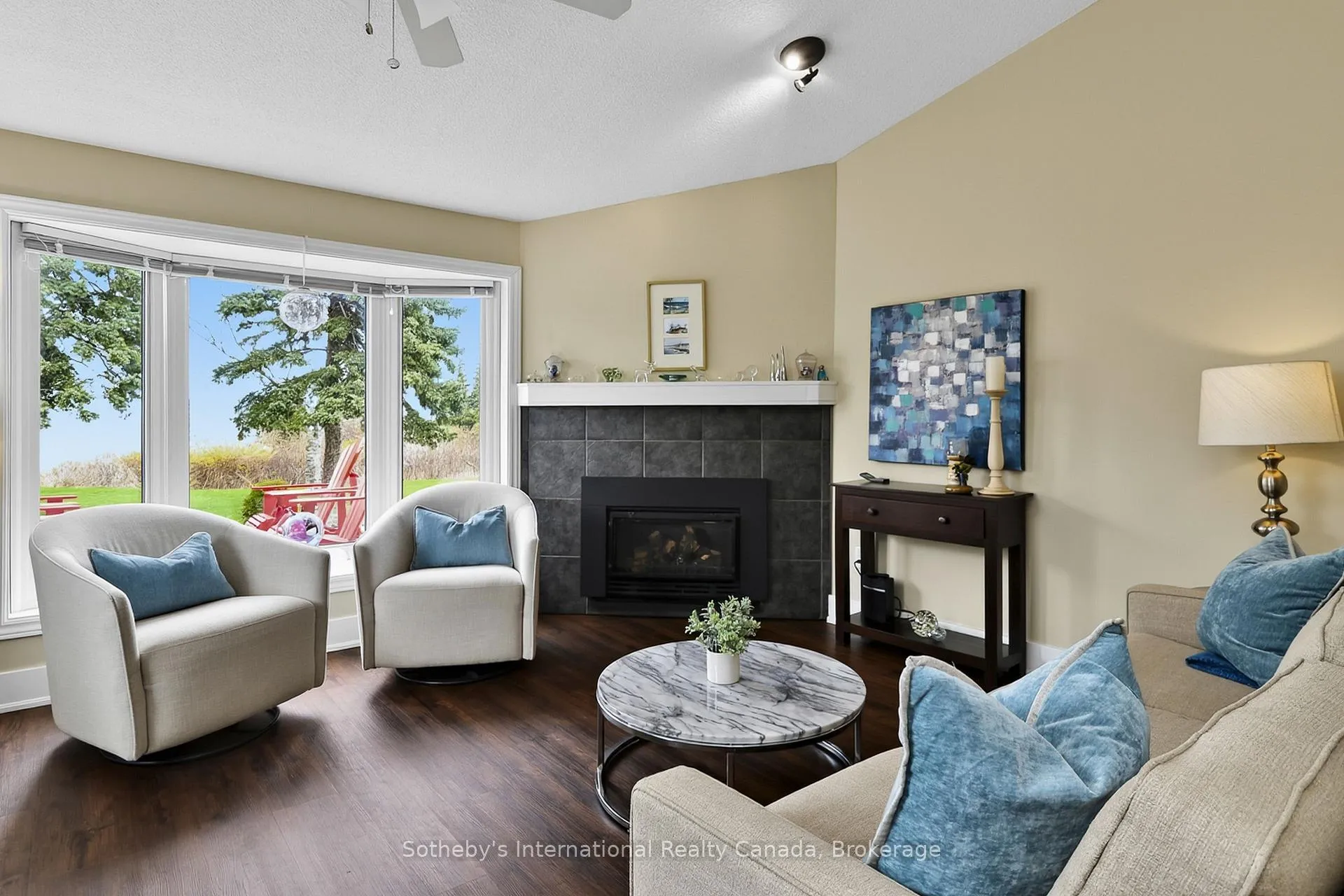 Photo 13 of Unit 10, 139 Lakeshore Road E, Blue Mountains — HOMEH
