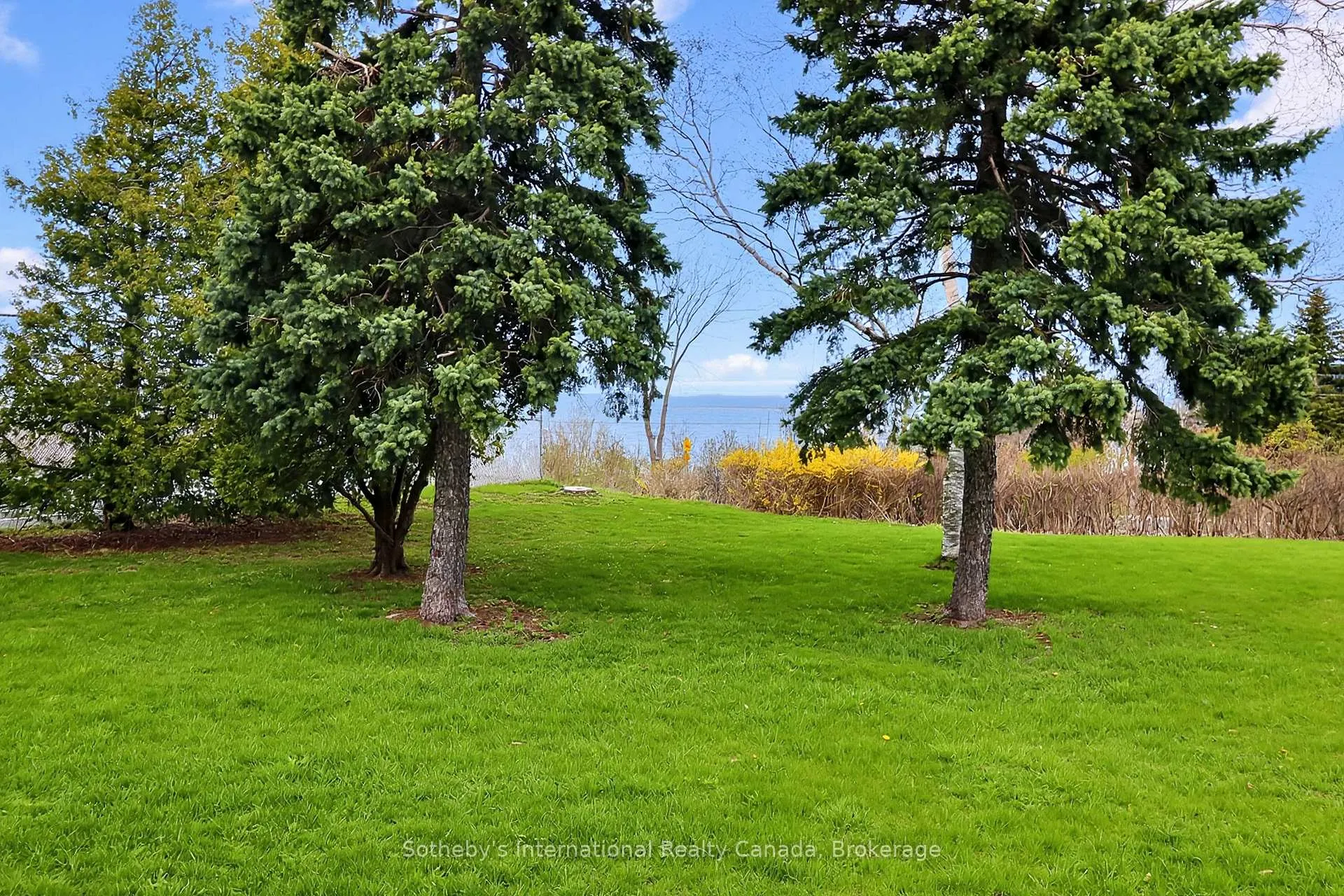 Photo 28 of Unit 10, 139 Lakeshore Road E, Blue Mountains — HOMEH