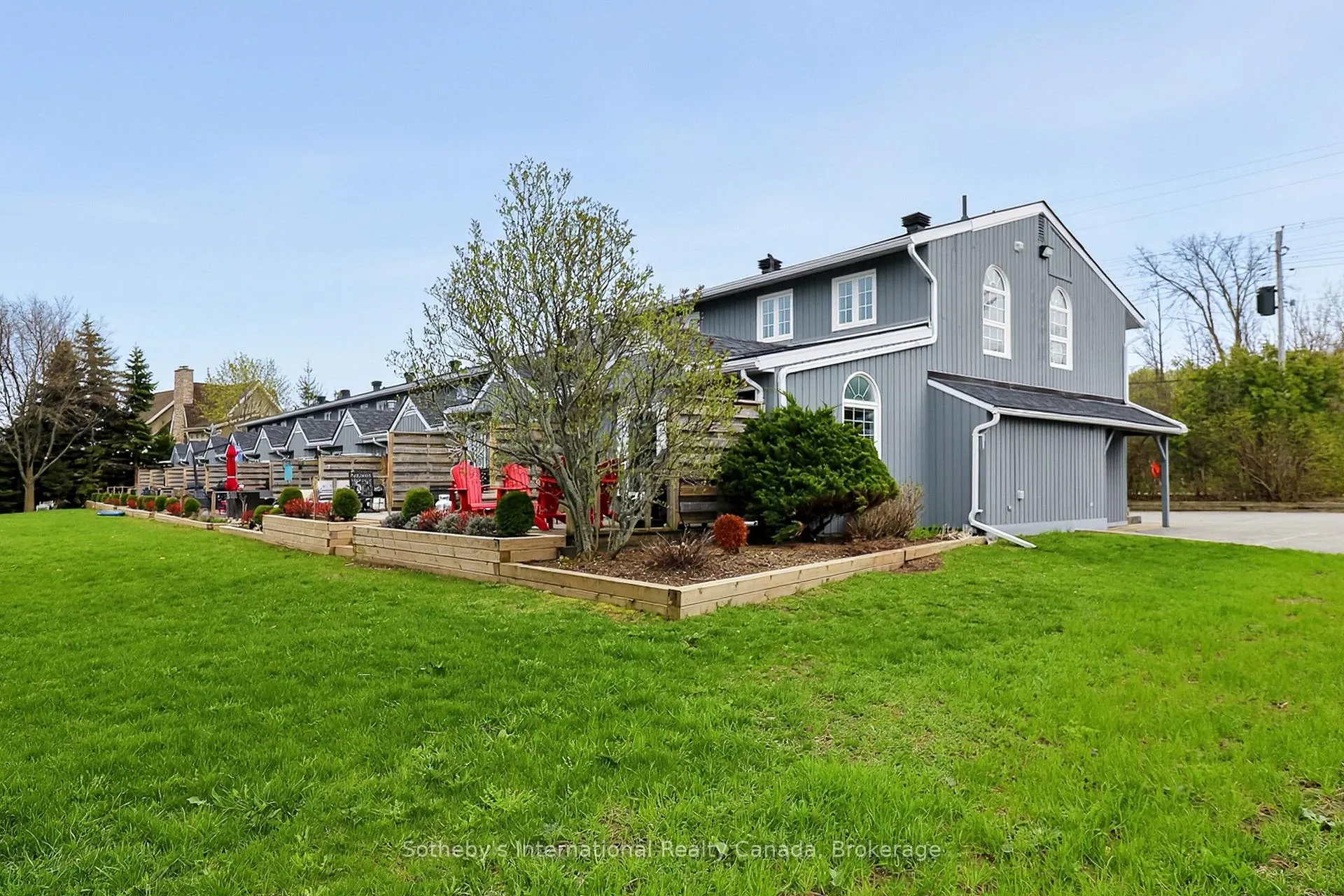 Photo 35 of Unit 10, 139 Lakeshore Road E, Blue Mountains — HOMEH
