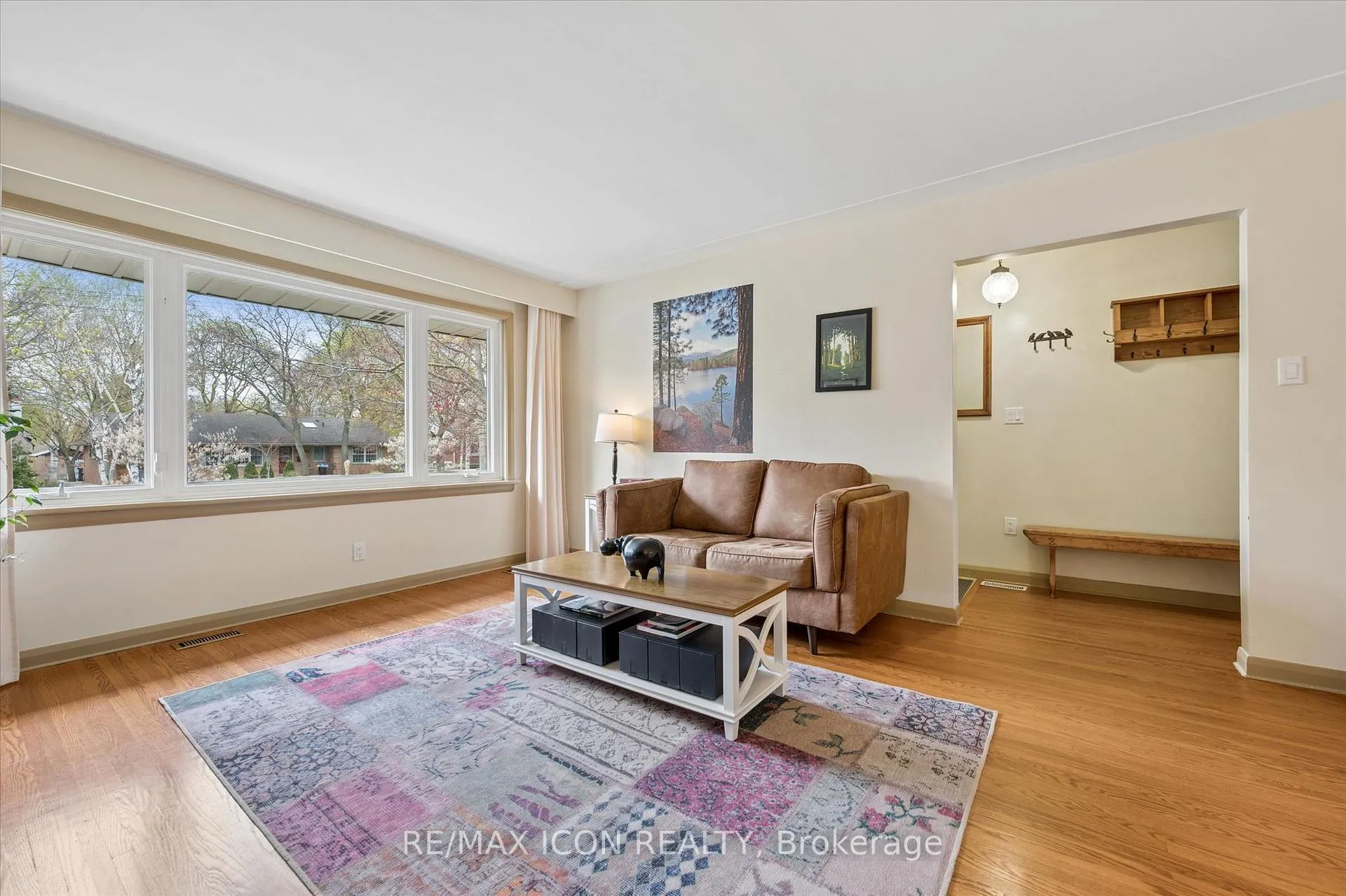 Photo 4 of 20 Katherine Crescent, Kitchener — HOMEH