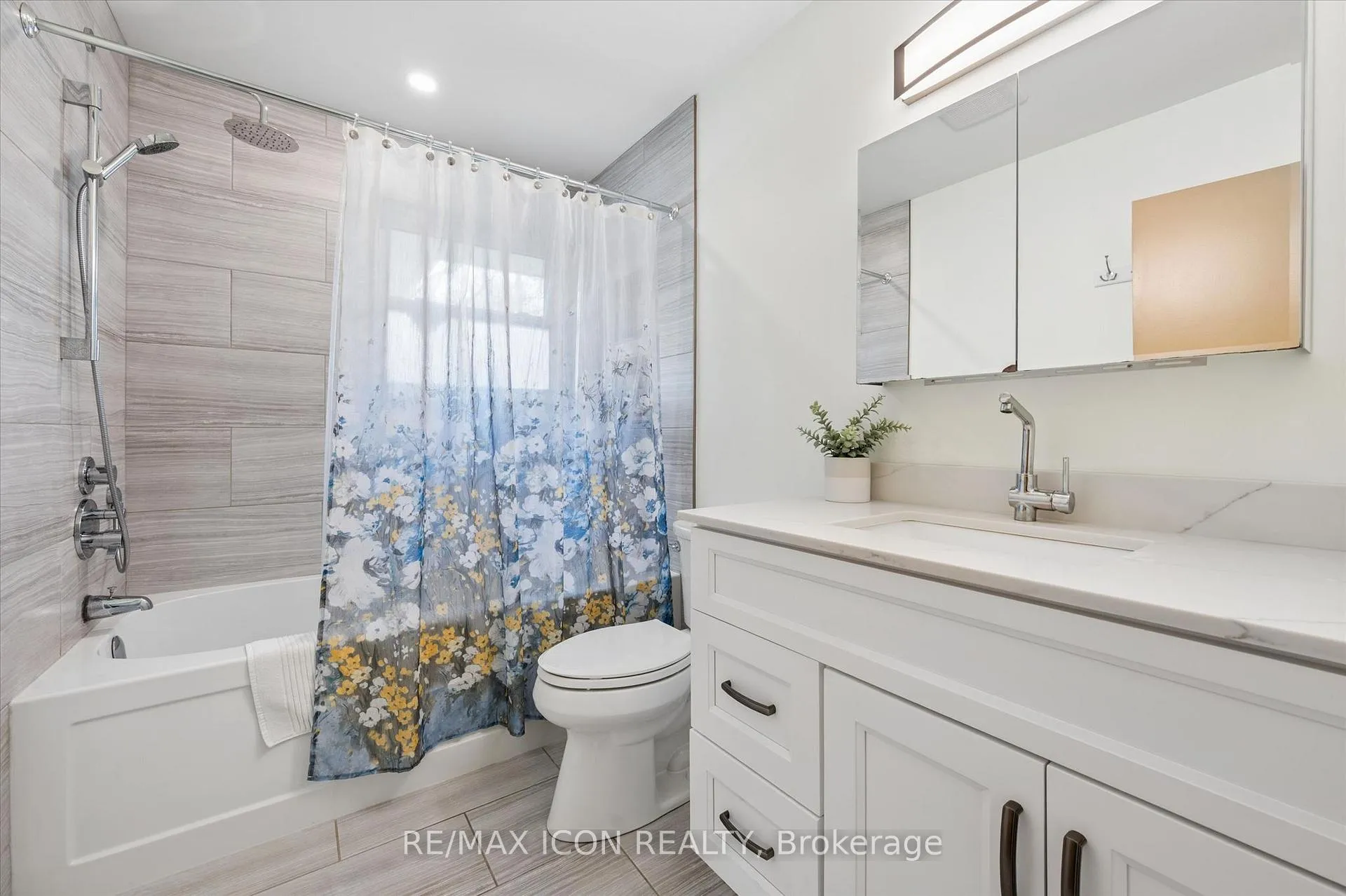 Photo 17 of 20 Katherine Crescent, Kitchener — HOMEH