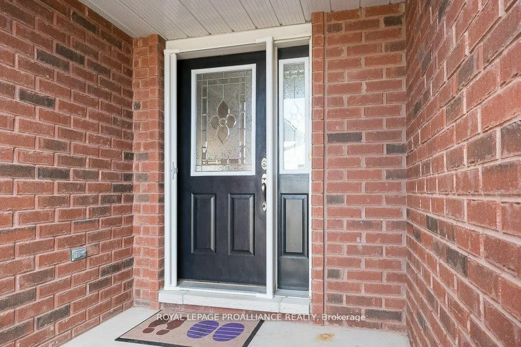 Photo 3 of 21 Forest Valley Drive, Quinte West, Frankford Ward — HOMEH